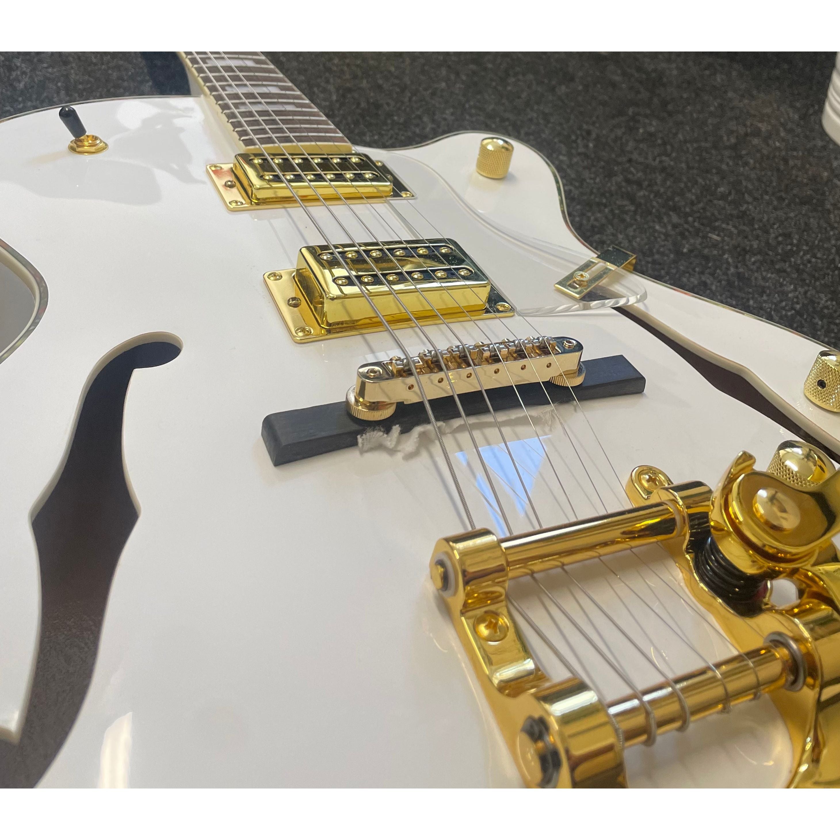 Harley Benton BigTone Trem Hollowbody Electric Guitar in White Pre-Owned