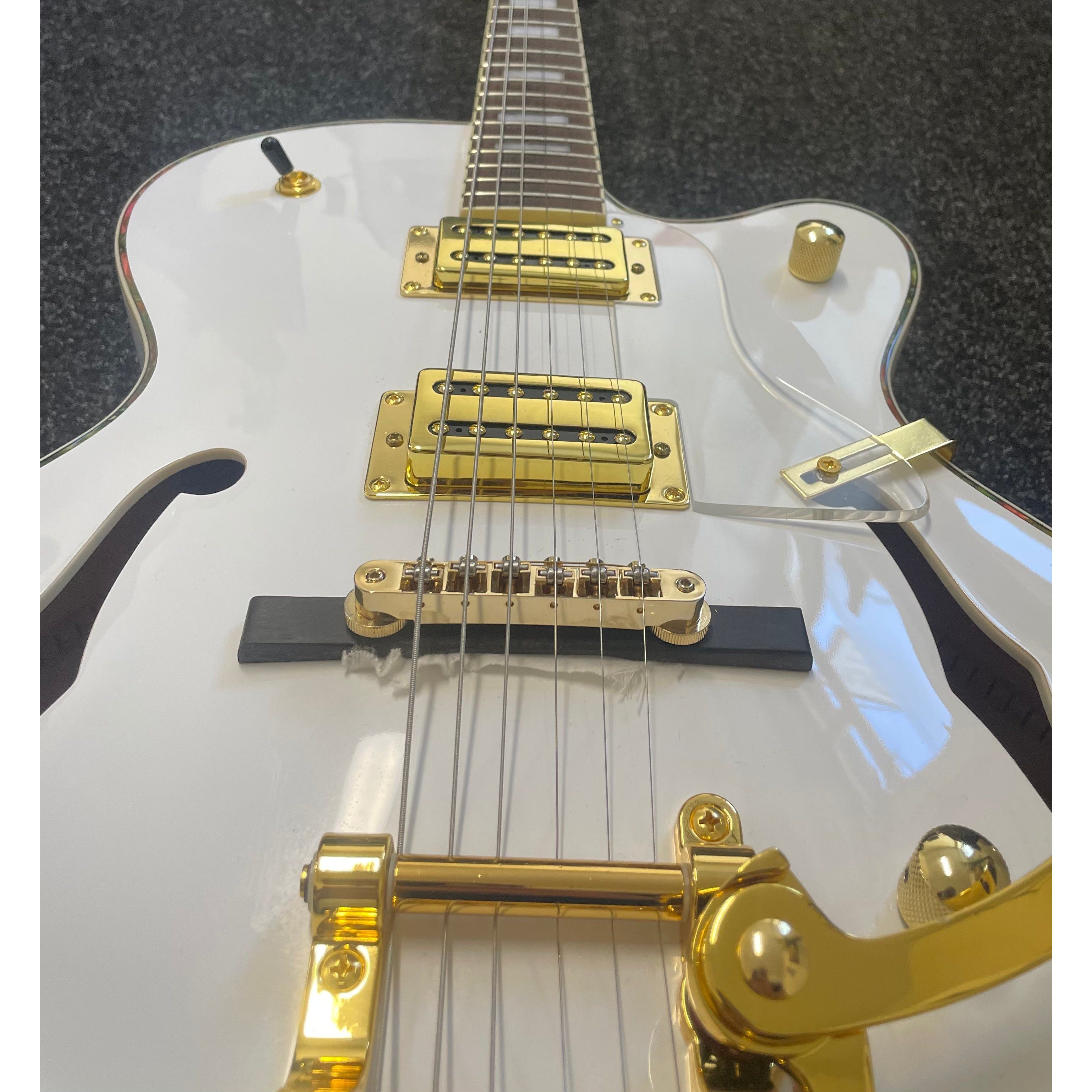 Harley Benton BigTone Trem Hollowbody Electric Guitar in White Pre-Owned