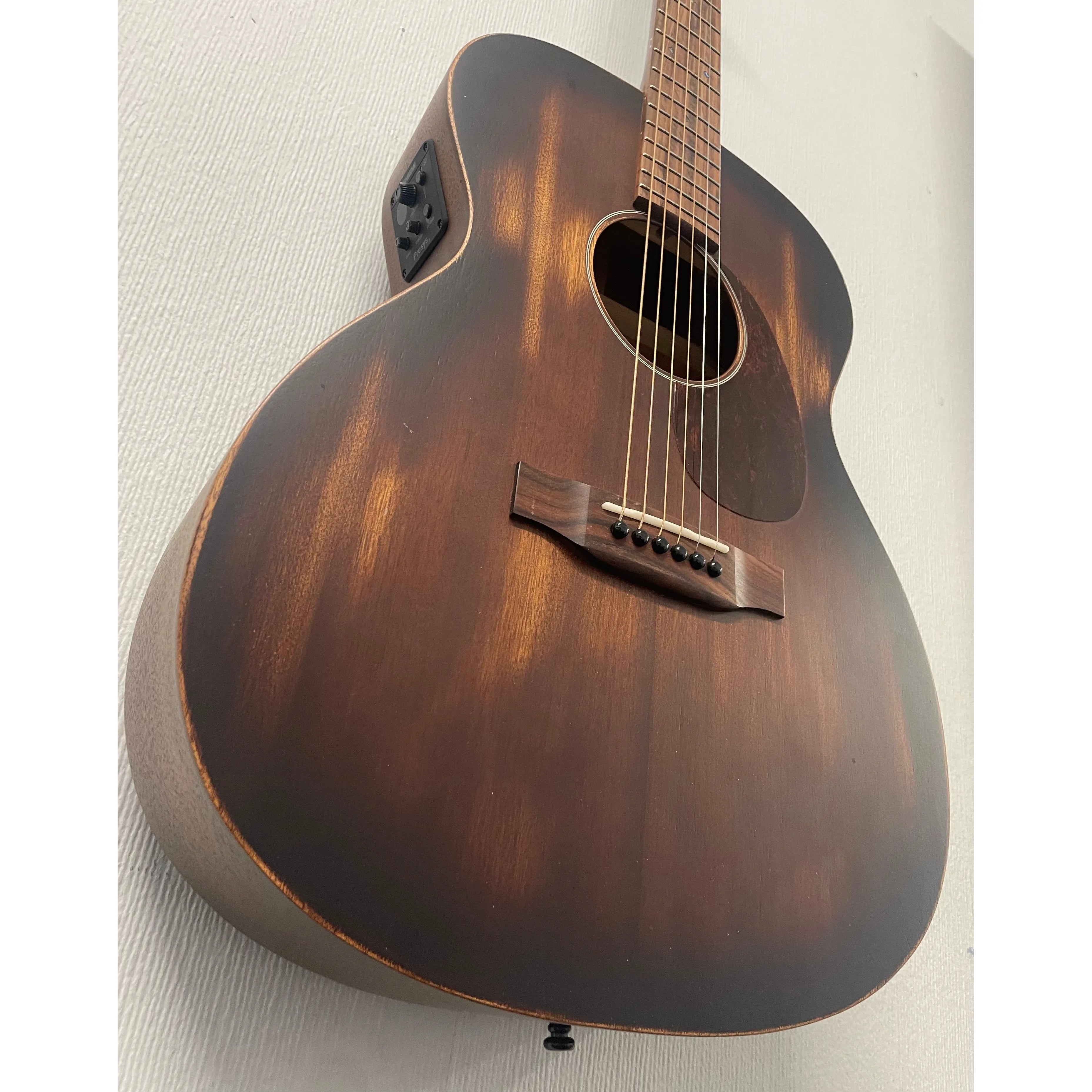 Sigma 000M-15E Aged Electro Acoustic Guitar in Aged Whiskey Barrel Satin Pre-Owned