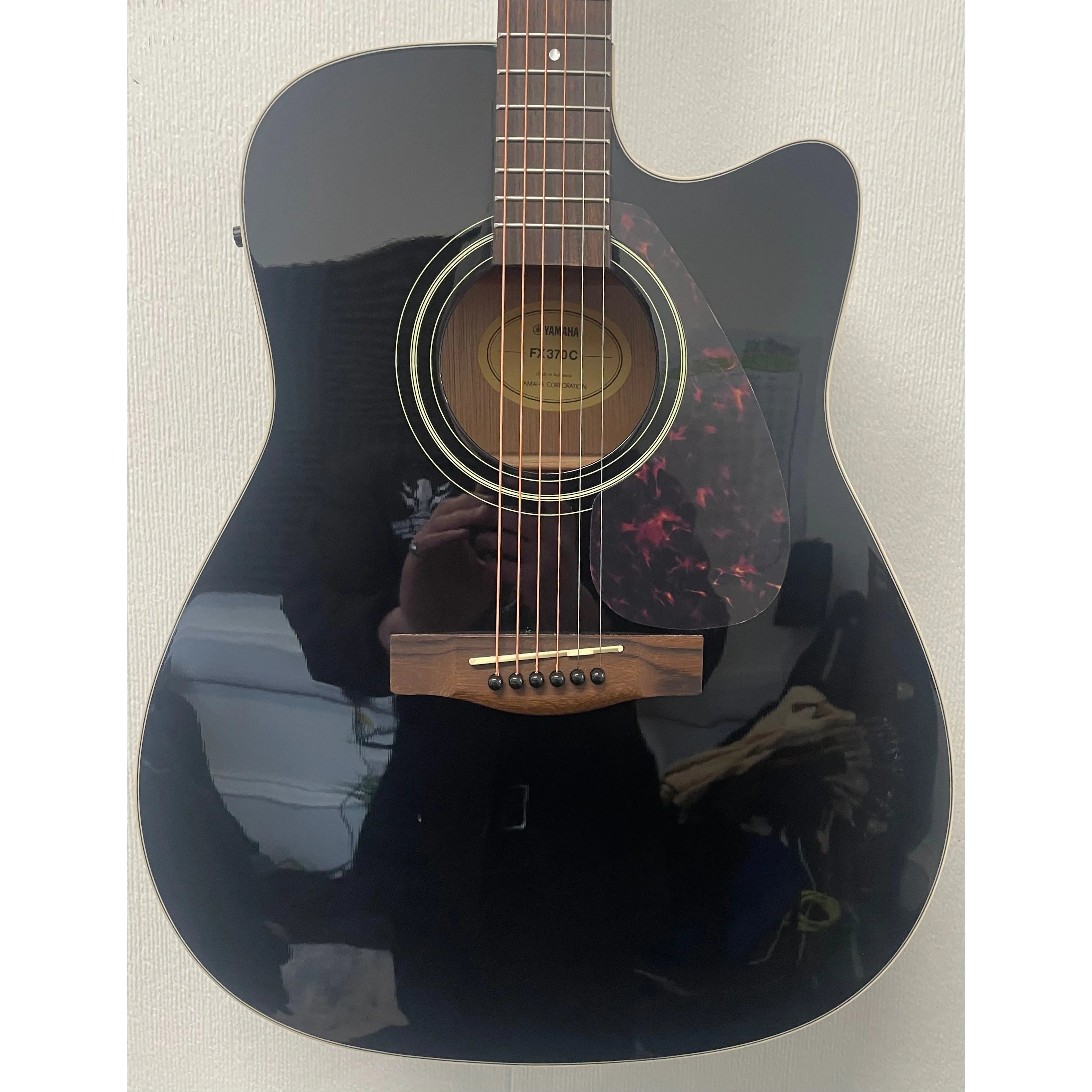 Yamaha FX370C Dreadnought Electro Acoustic in Black Pre-Owned
