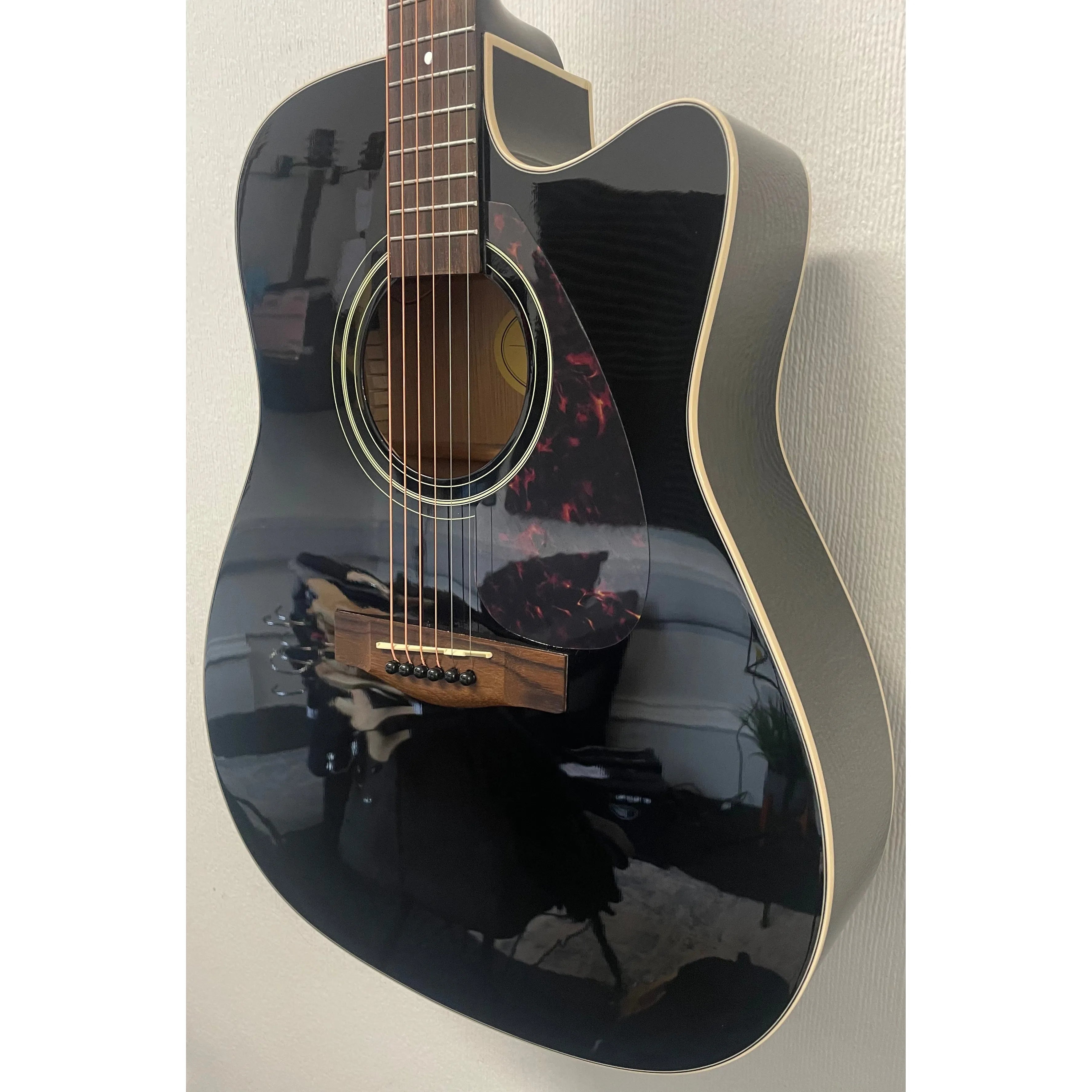 Yamaha FX370C Dreadnought Electro Acoustic in Black Pre-Owned