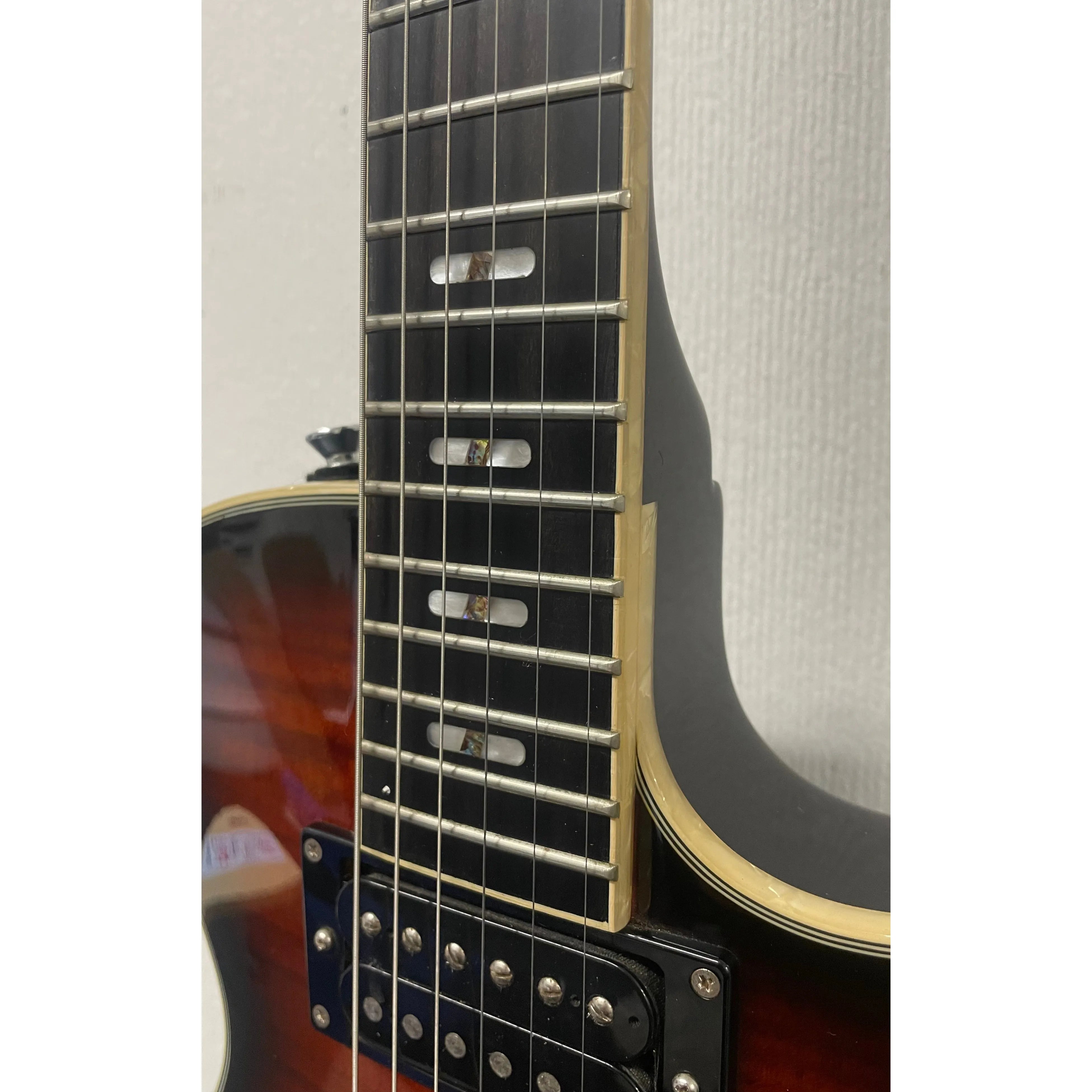 Hagstrom UltraLux Ultra Swede VGC in Burgundy Burst Pre-Owned