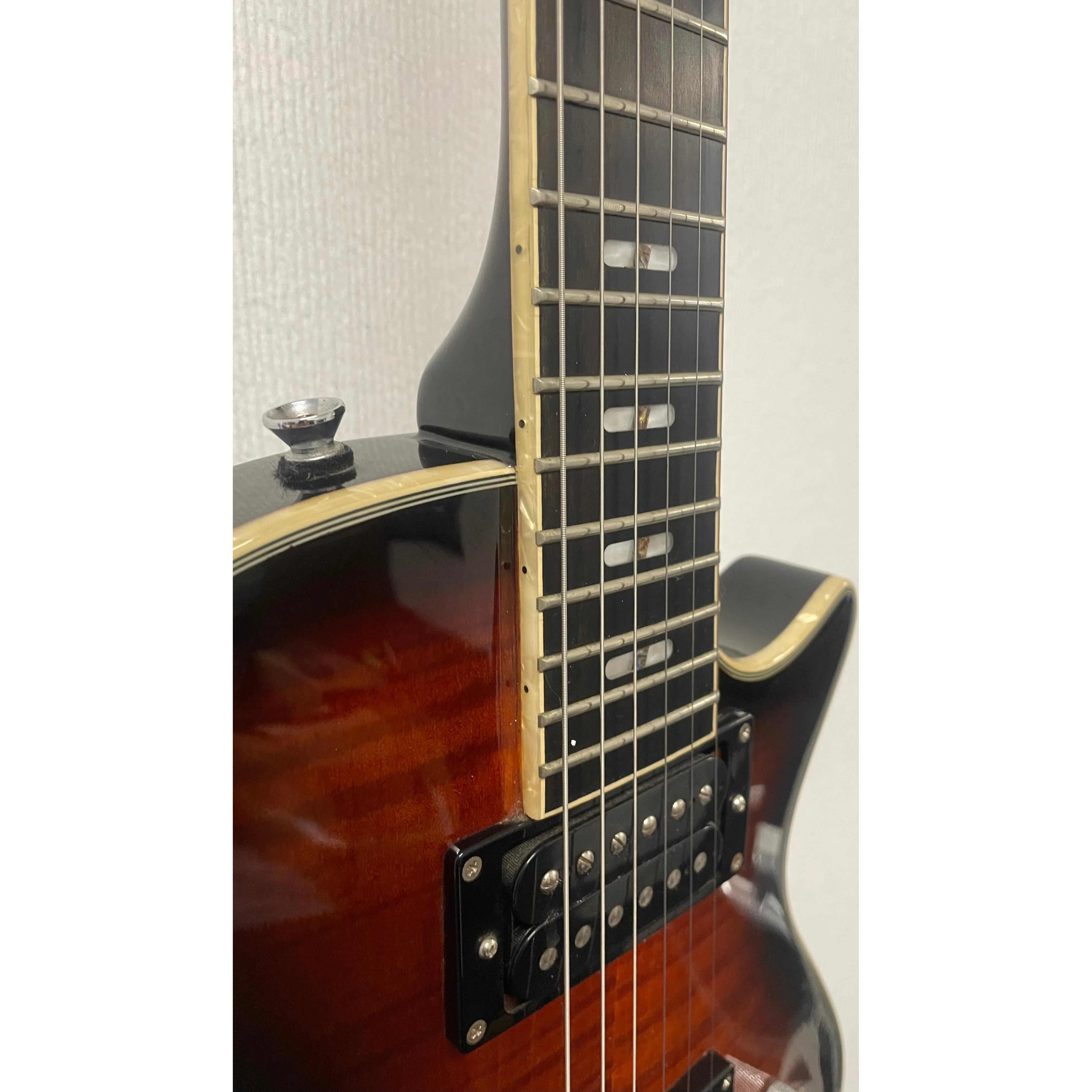 Hagstrom UltraLux Ultra Swede VGC in Burgundy Burst Pre-Owned