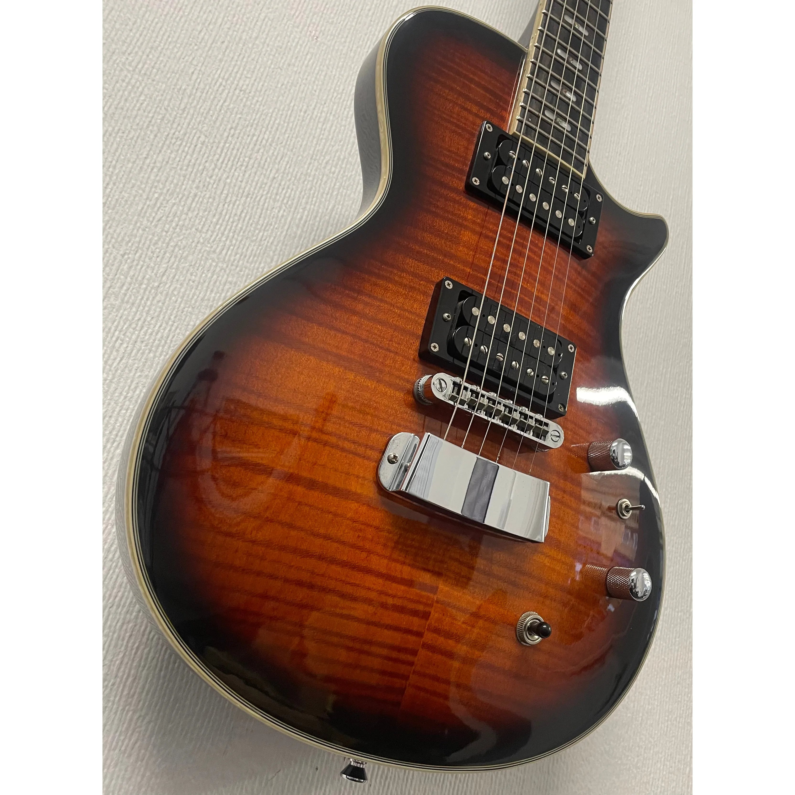 Hagstrom UltraLux Ultra Swede VGC in Burgundy Burst Pre-Owned