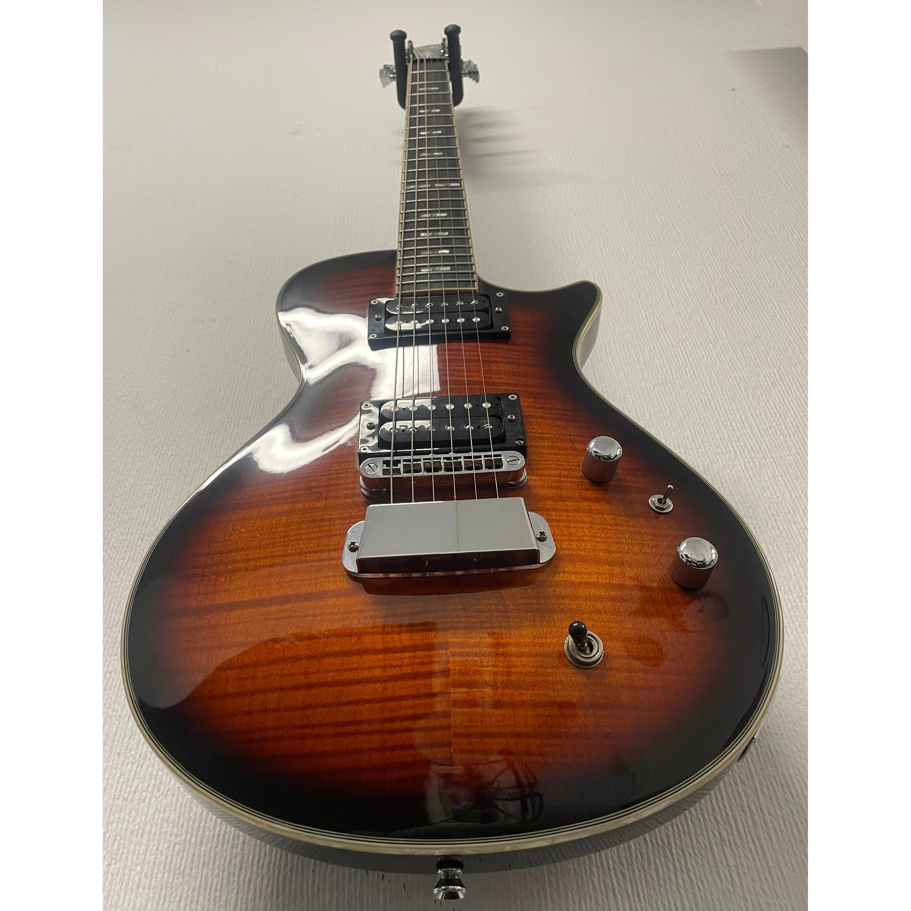 Hagstrom UltraLux Ultra Swede VGC in Burgundy Burst Pre-Owned