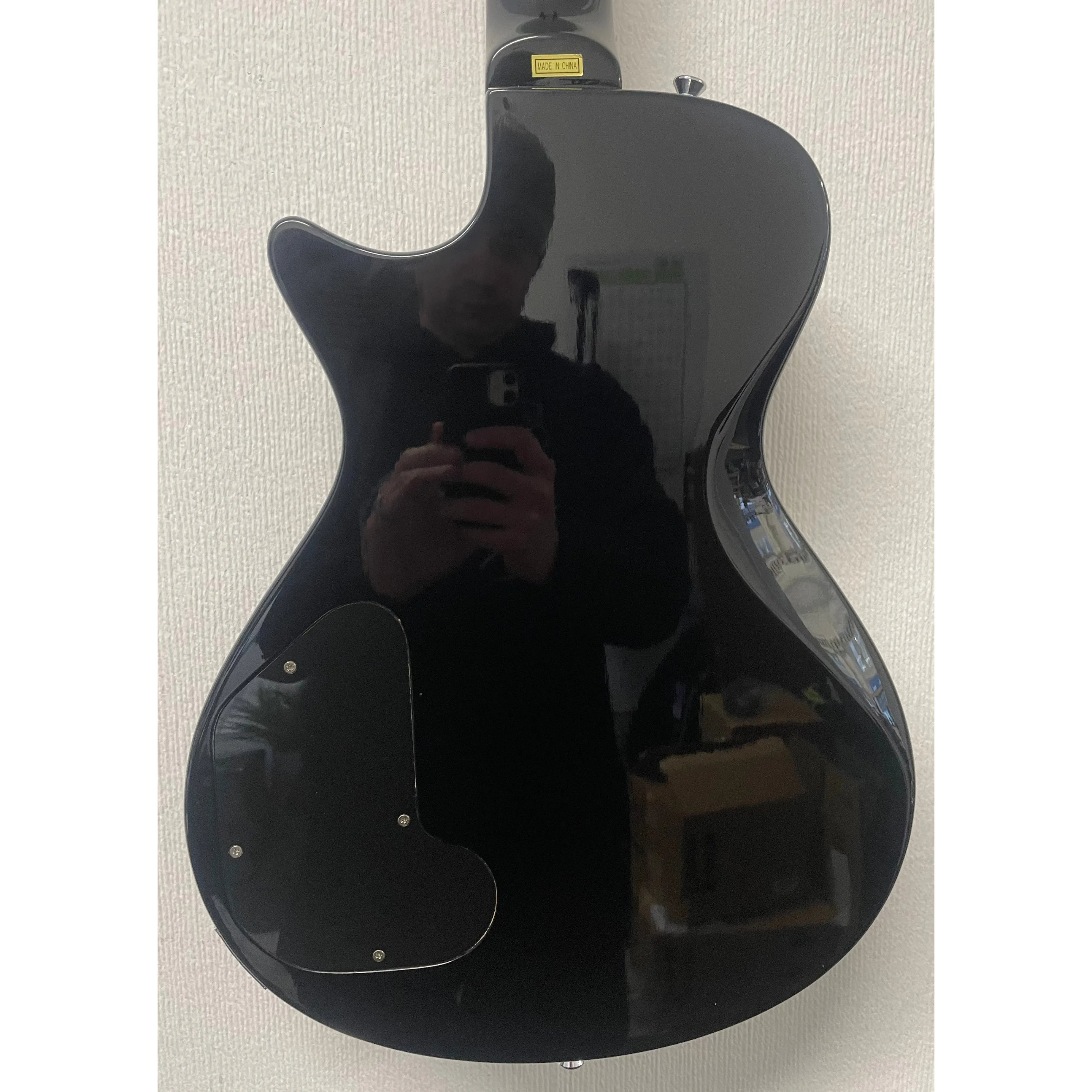 Hagstrom UltraLux Ultra Swede VGC in Burgundy Burst Pre-Owned