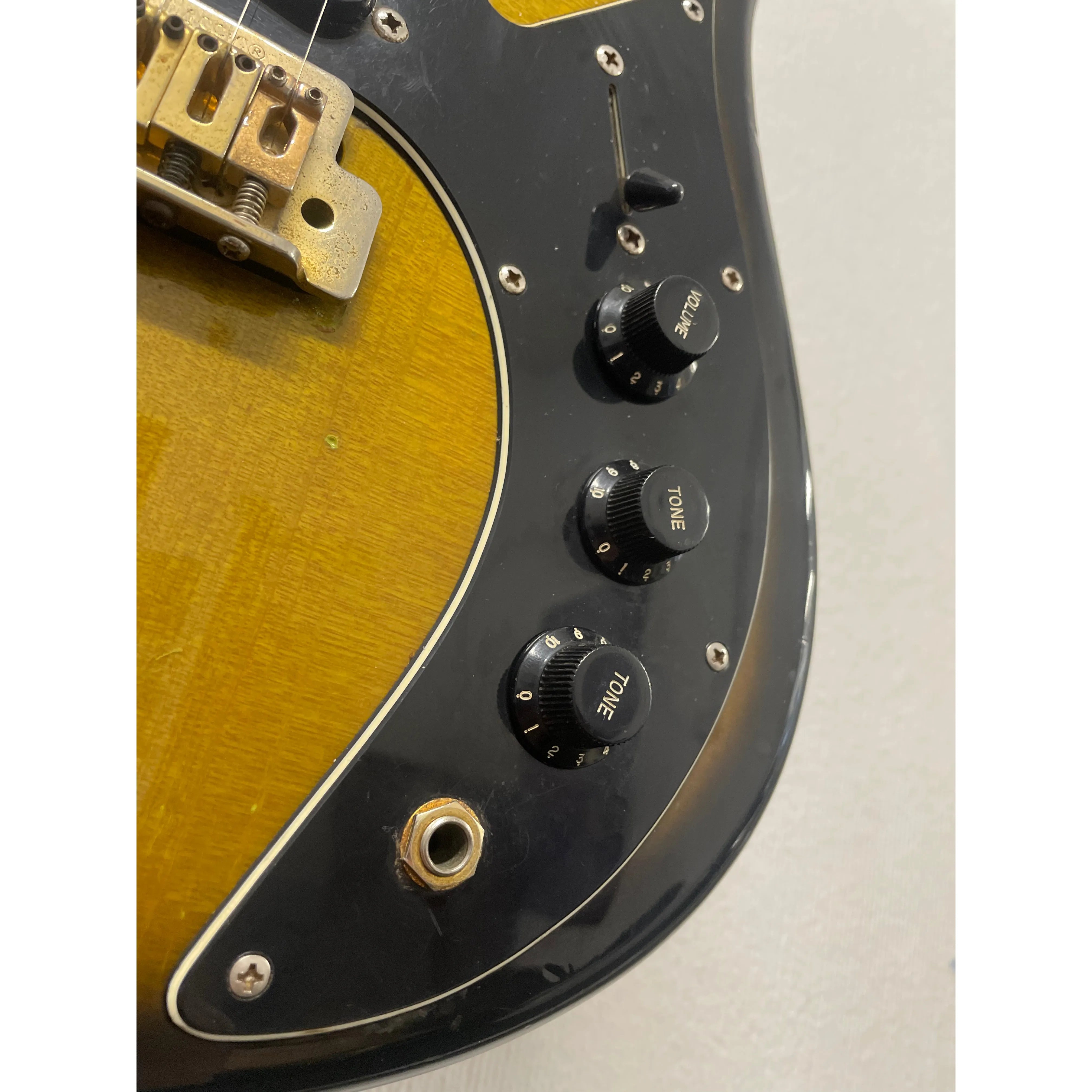 Burns London Marquee Club Series Electric Guitar in Green Burst with Gigbag Pre-Owned