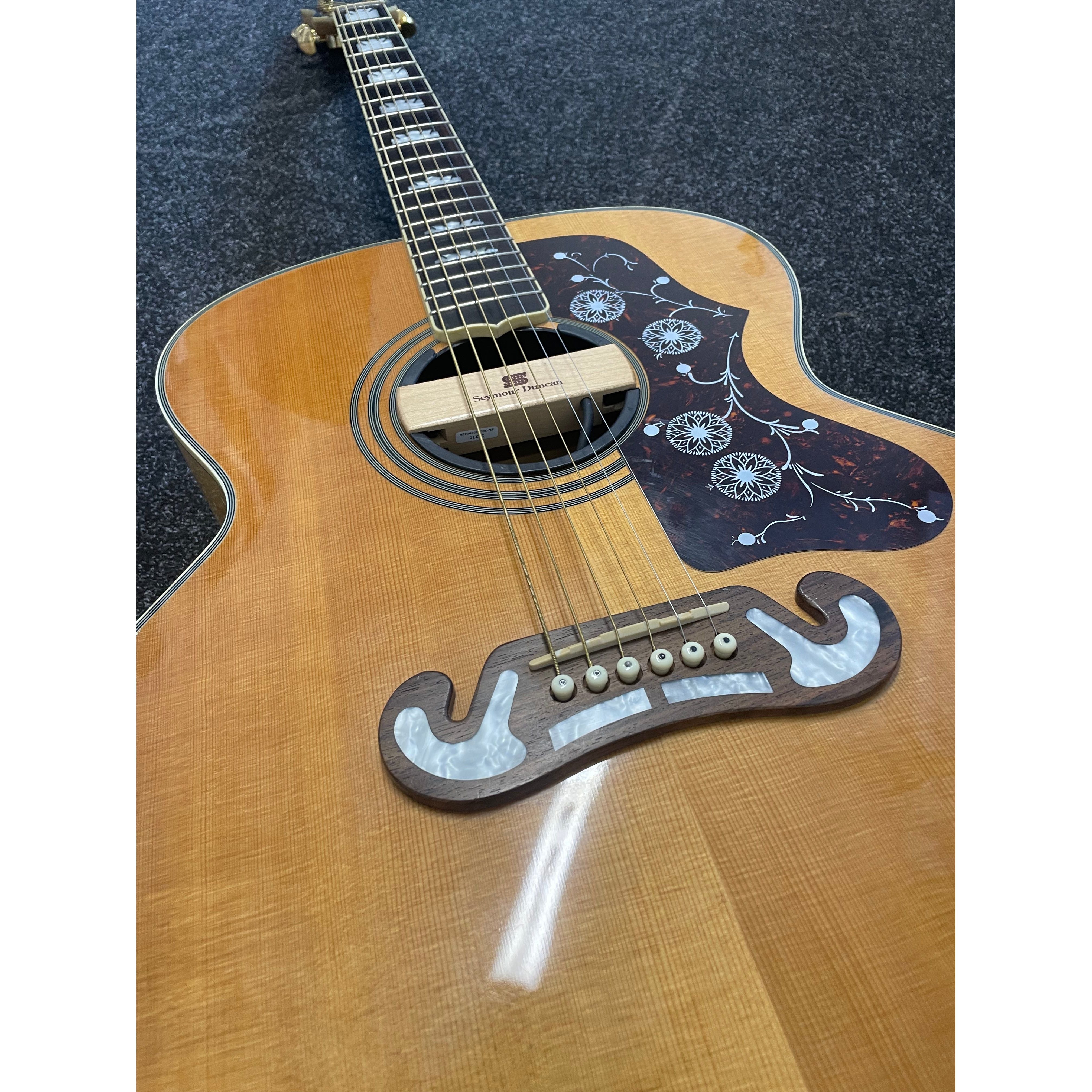 Epiphone EJ-200N Jumbo Acoustic Guitar Modified with Seymour Duncan Mounted Pickup with Hardcase Pre-Owned