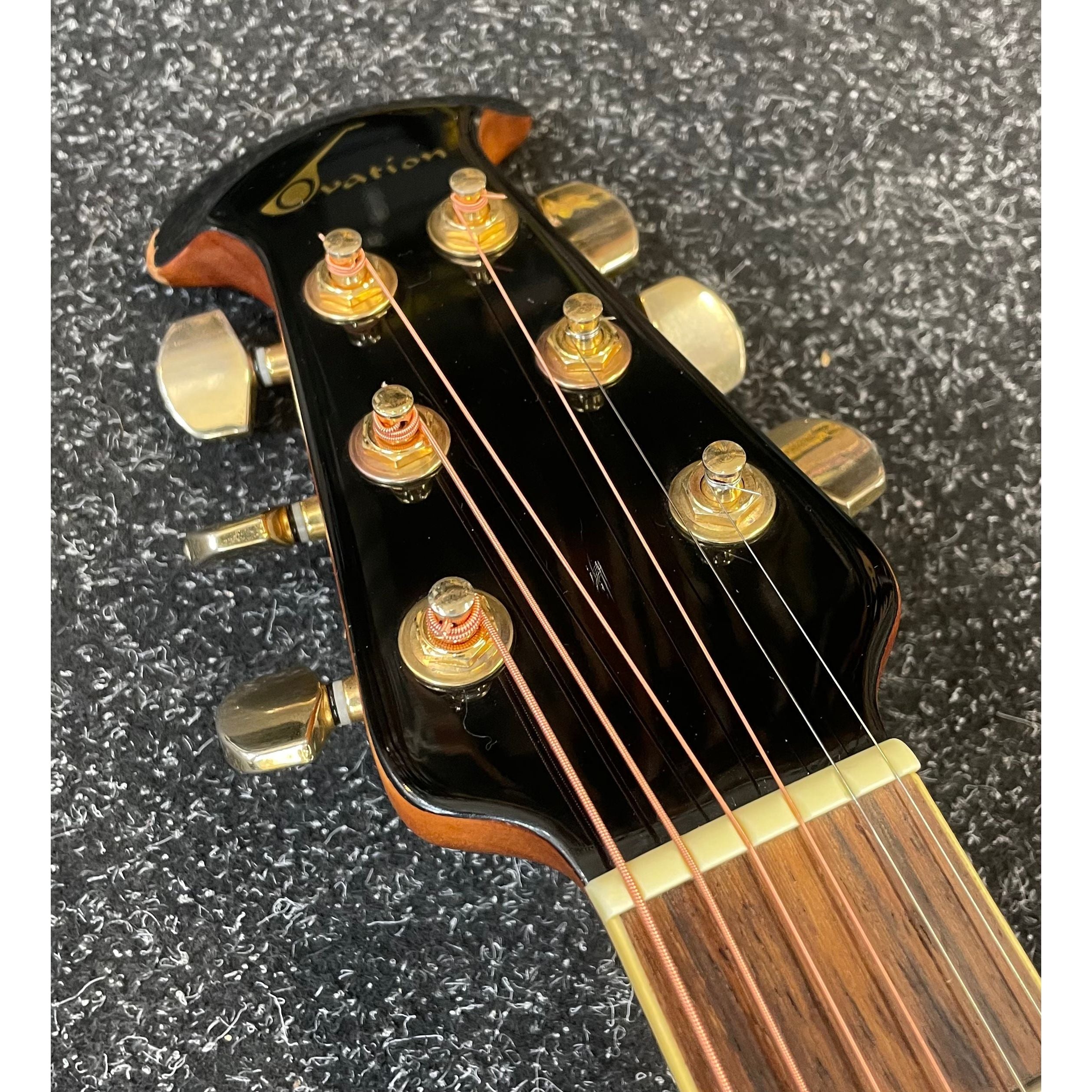 Ovation Celebrity Deluxe Electro Acoustic Guitar in Sunburst with Styrofoam Case Pre-Owned