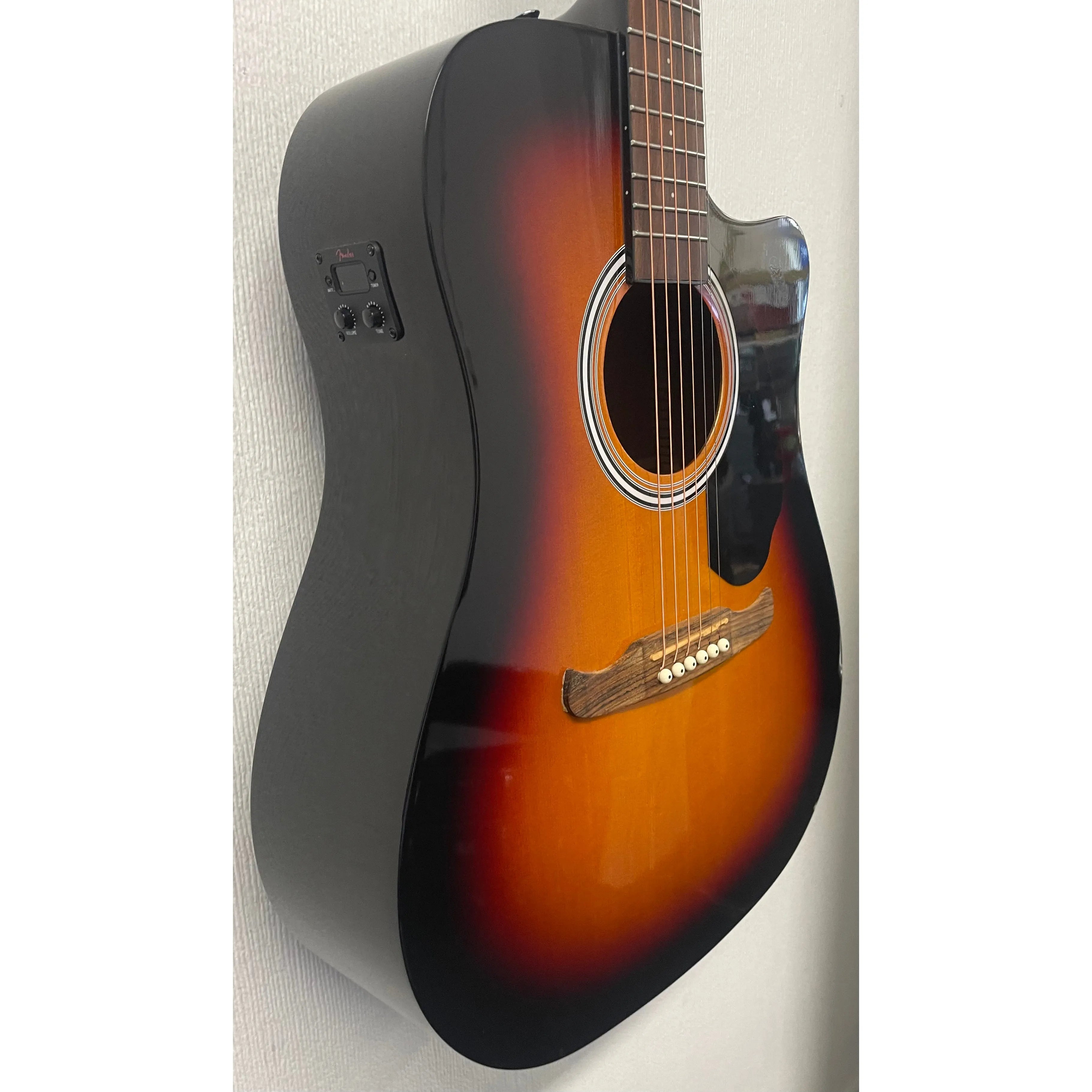 Fender FA-125CESB Dreadnought Electro Acoustic Guitar in Sunburst with Matching Gigbag Pre-owned