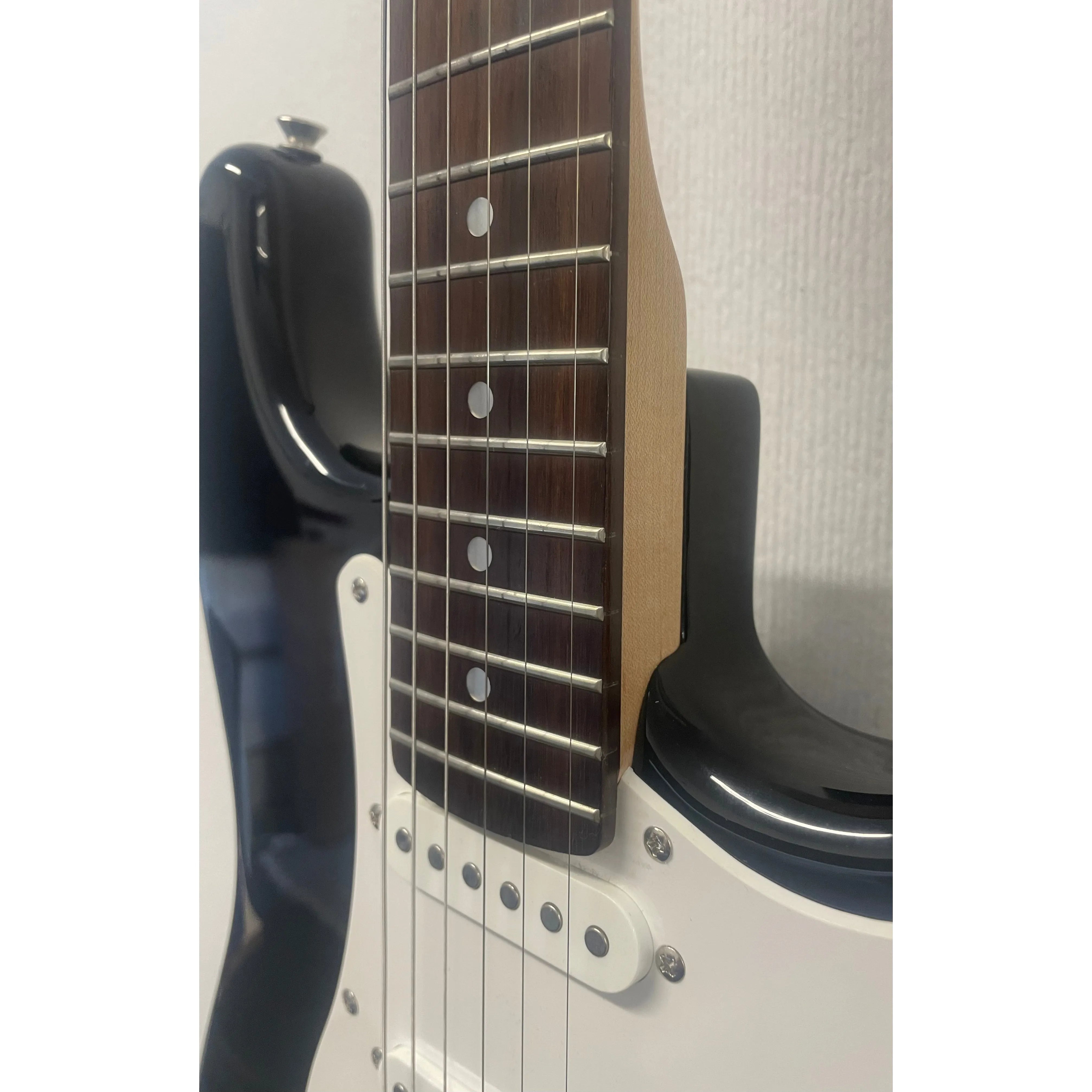 Squier Affinity Stratocaster 1994 in Black with Gigbag Pre-Owned