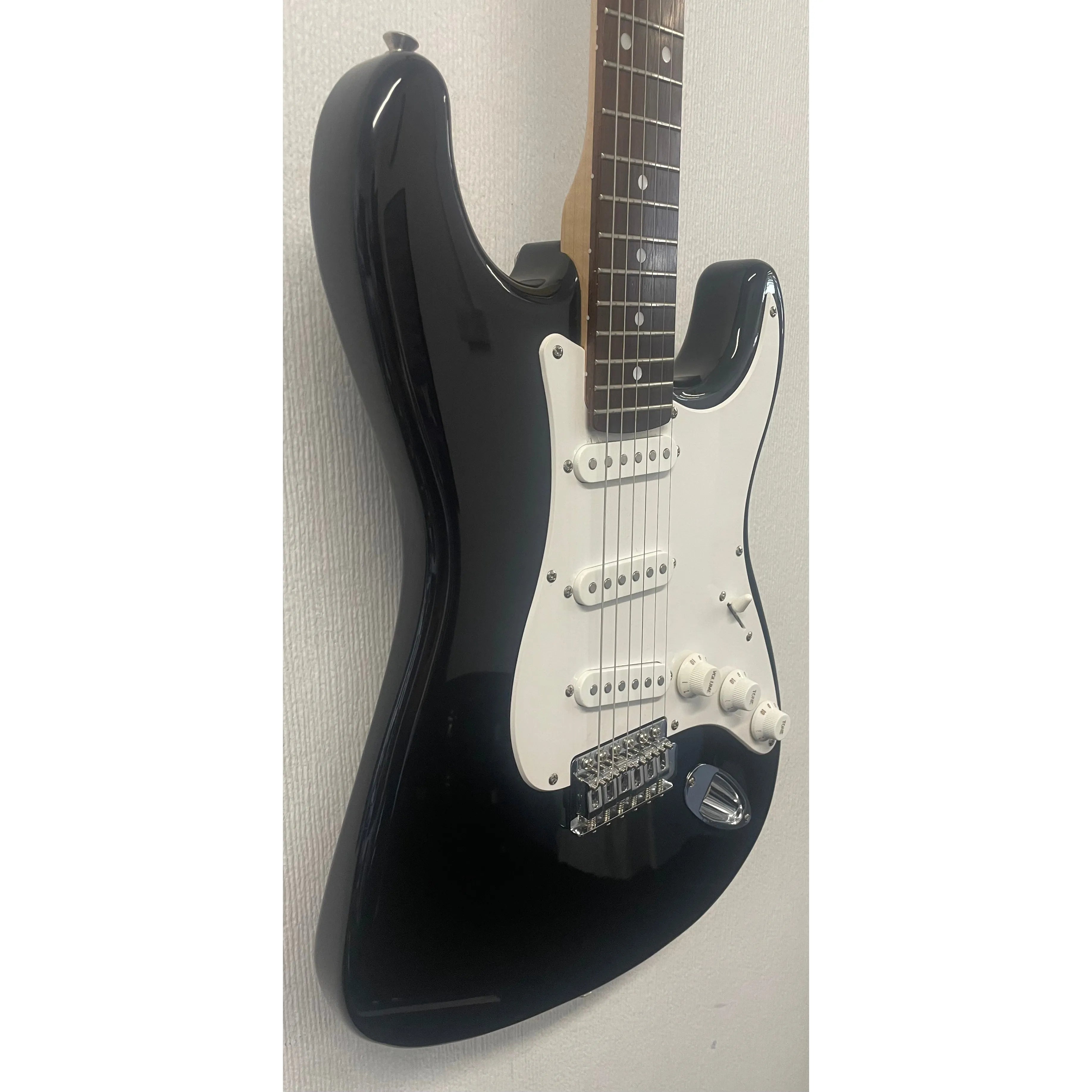 Squier Affinity Stratocaster 1994 in Black with Gigbag Pre-Owned