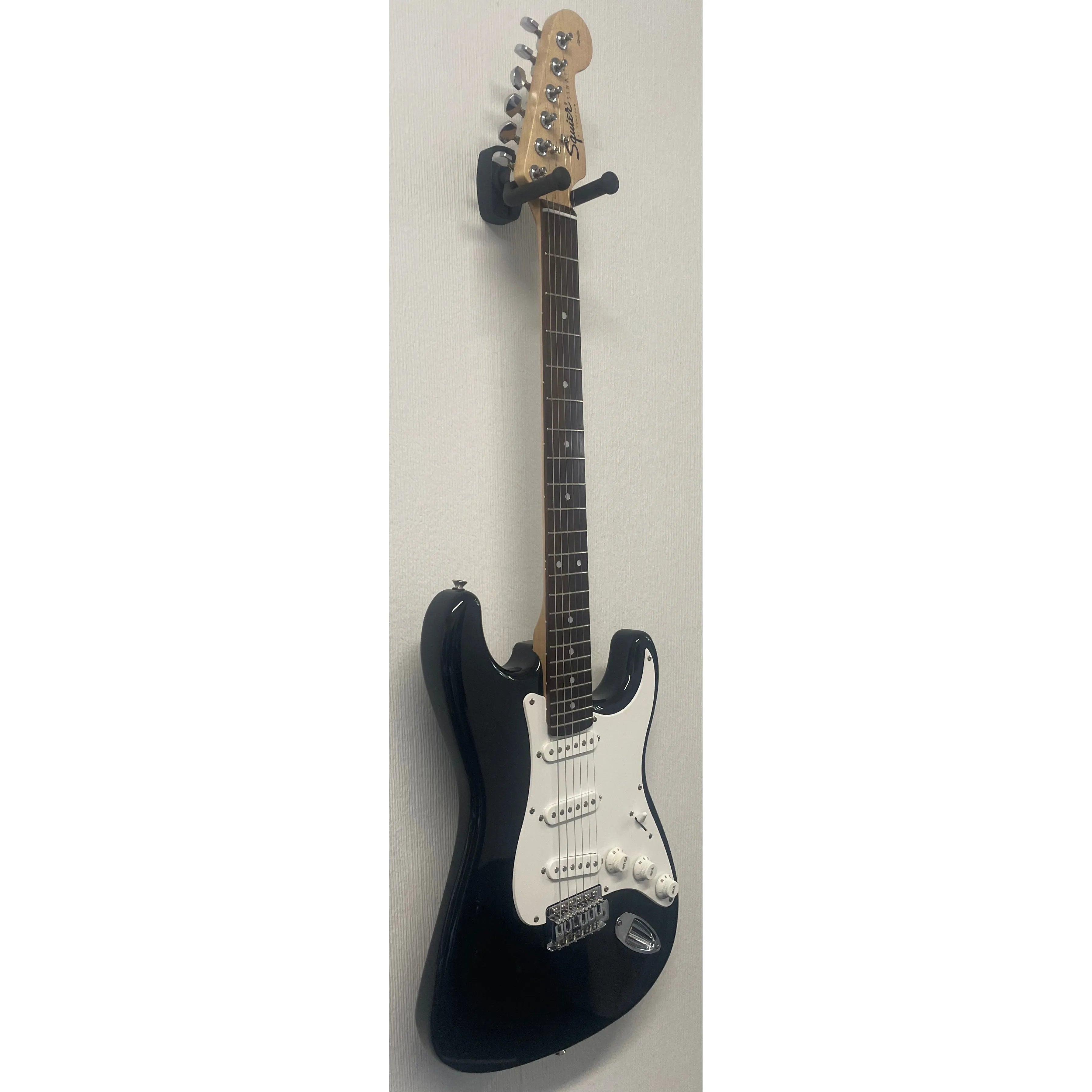 Squier Affinity Stratocaster 1994 in Black with Gigbag Pre-Owned