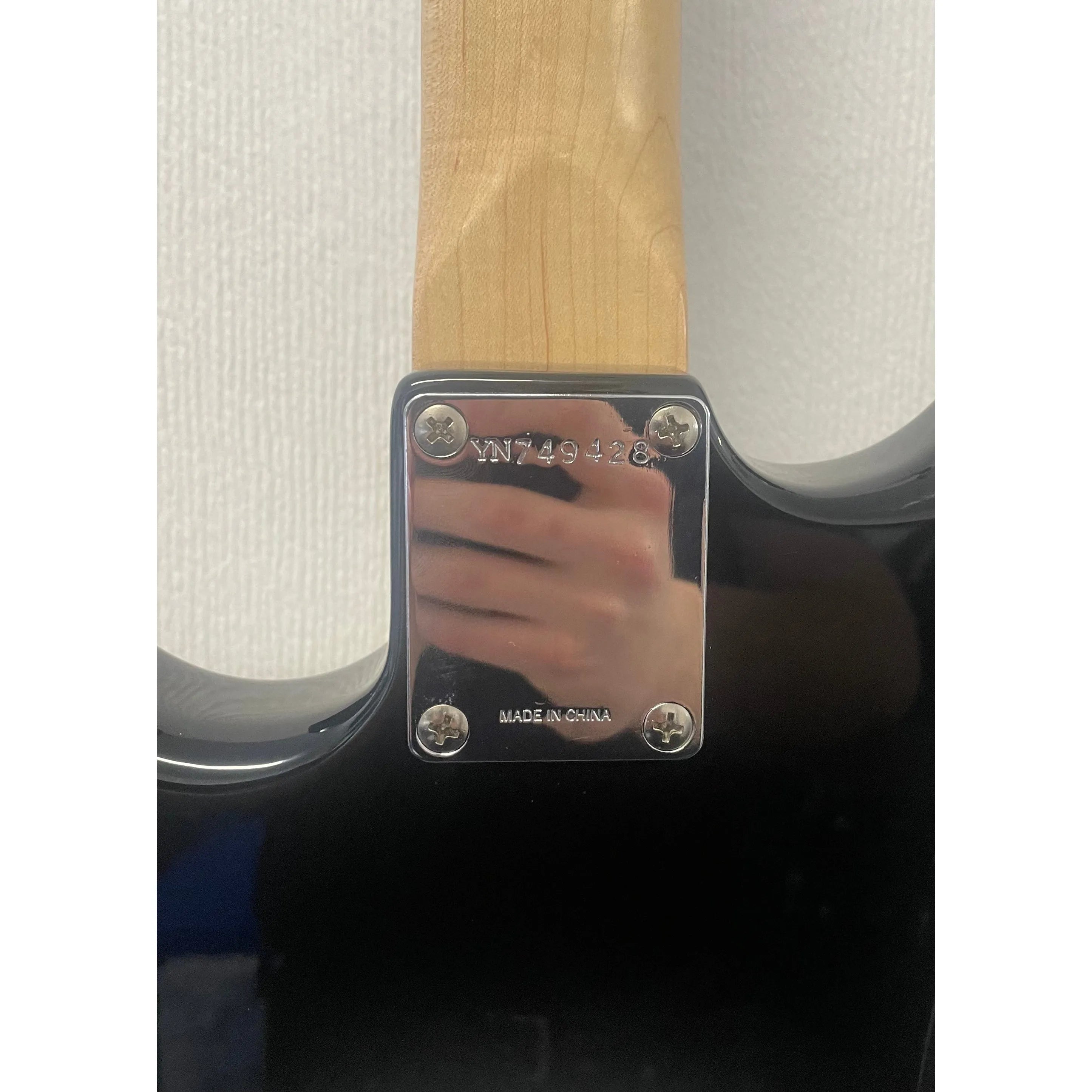 Squier Affinity Stratocaster 1994 in Black with Gigbag Pre-Owned