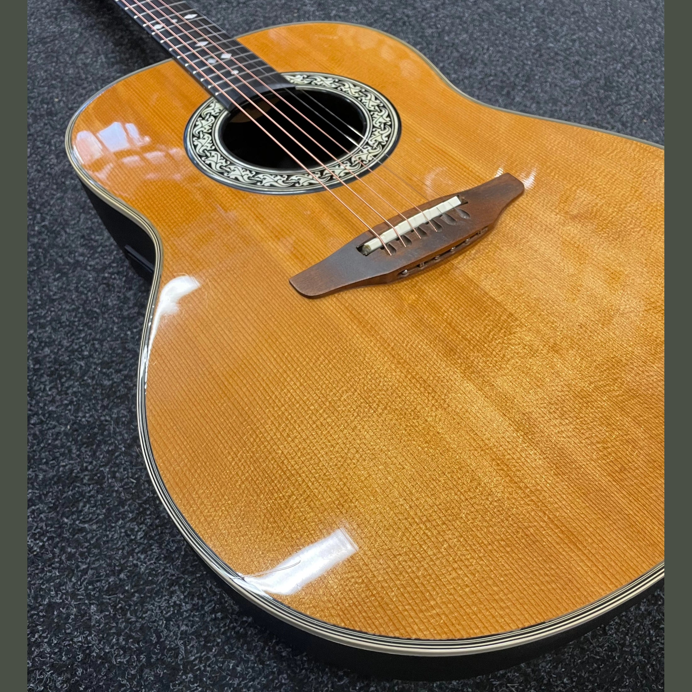 Ovation Mod 1112 Custom Balladeer Acoustic Guitar with Original Hardcase