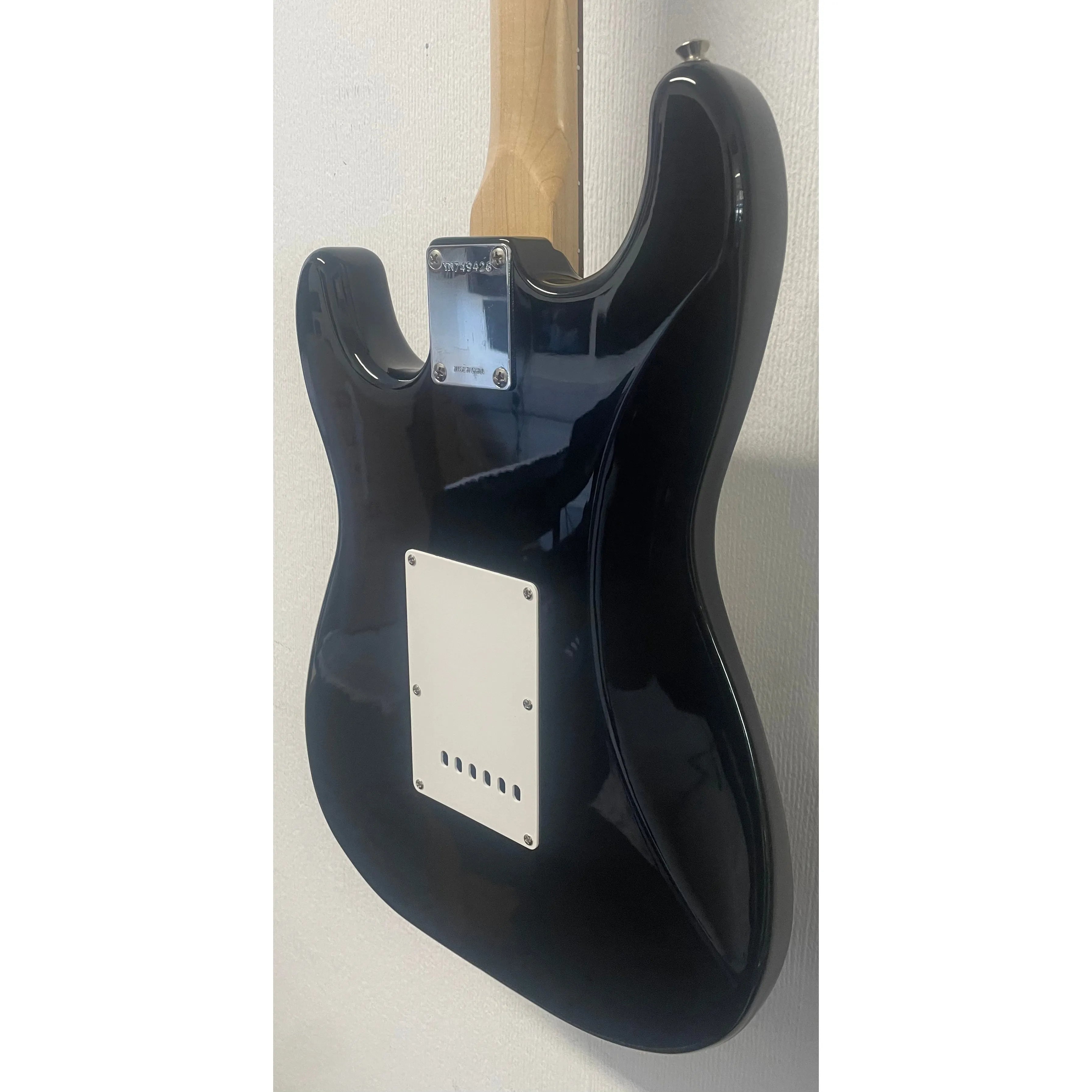 Squier Affinity Stratocaster 1994 in Black with Gigbag Pre-Owned