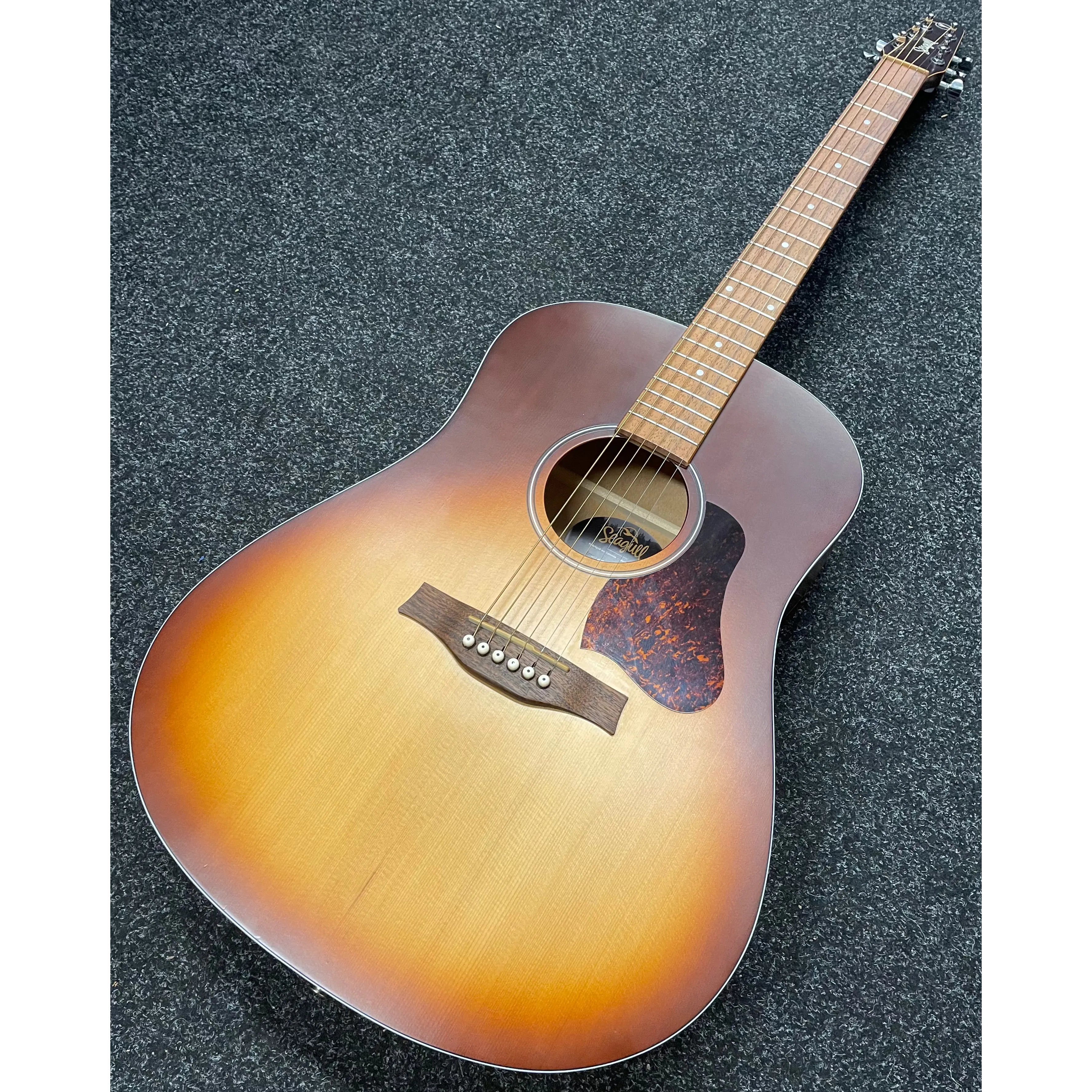 Seagull Entourage QIT in Autumn Burst Electro Acoustic Guitar Pre-Owned