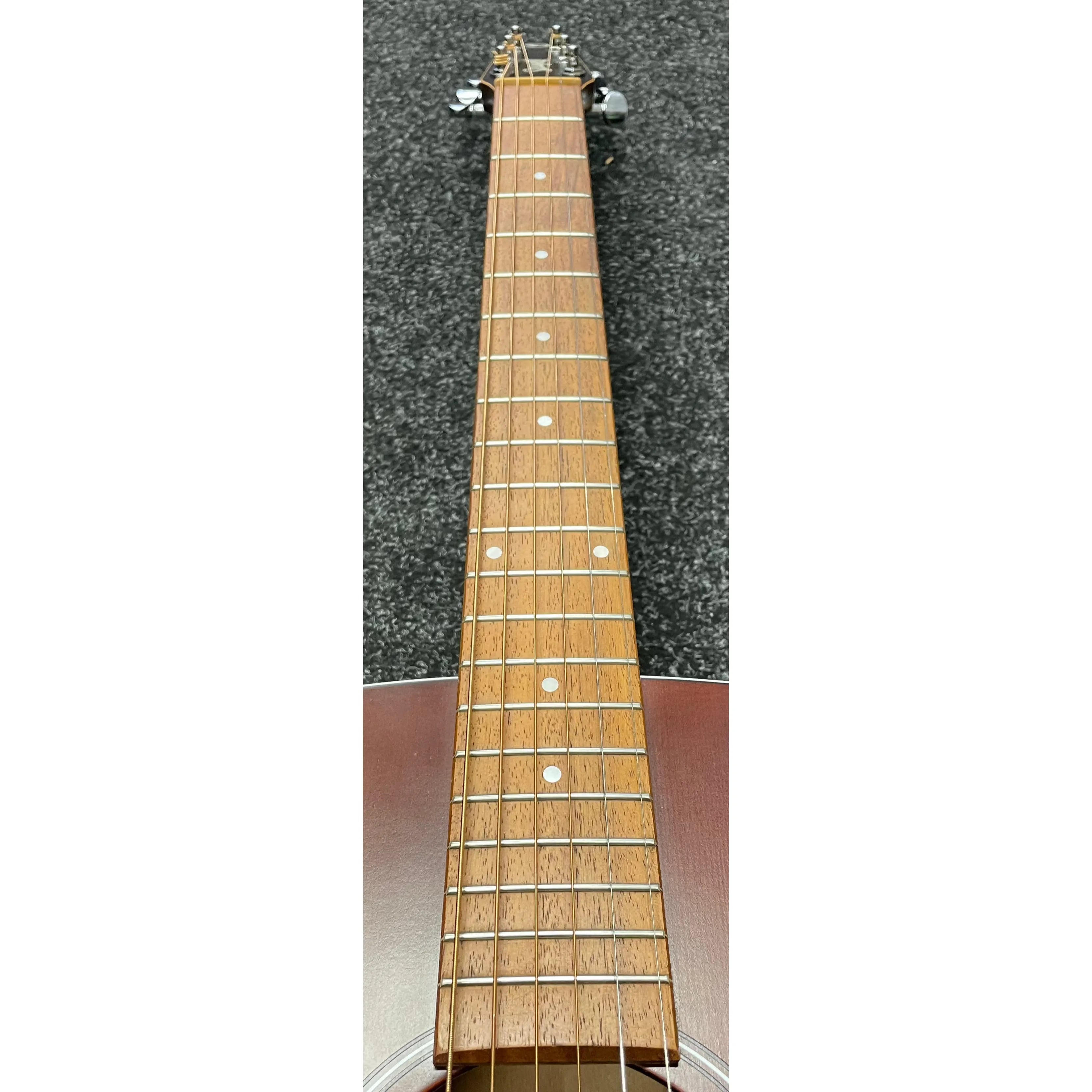 Seagull Entourage QIT in Autumn Burst Electro Acoustic Guitar Pre-Owned