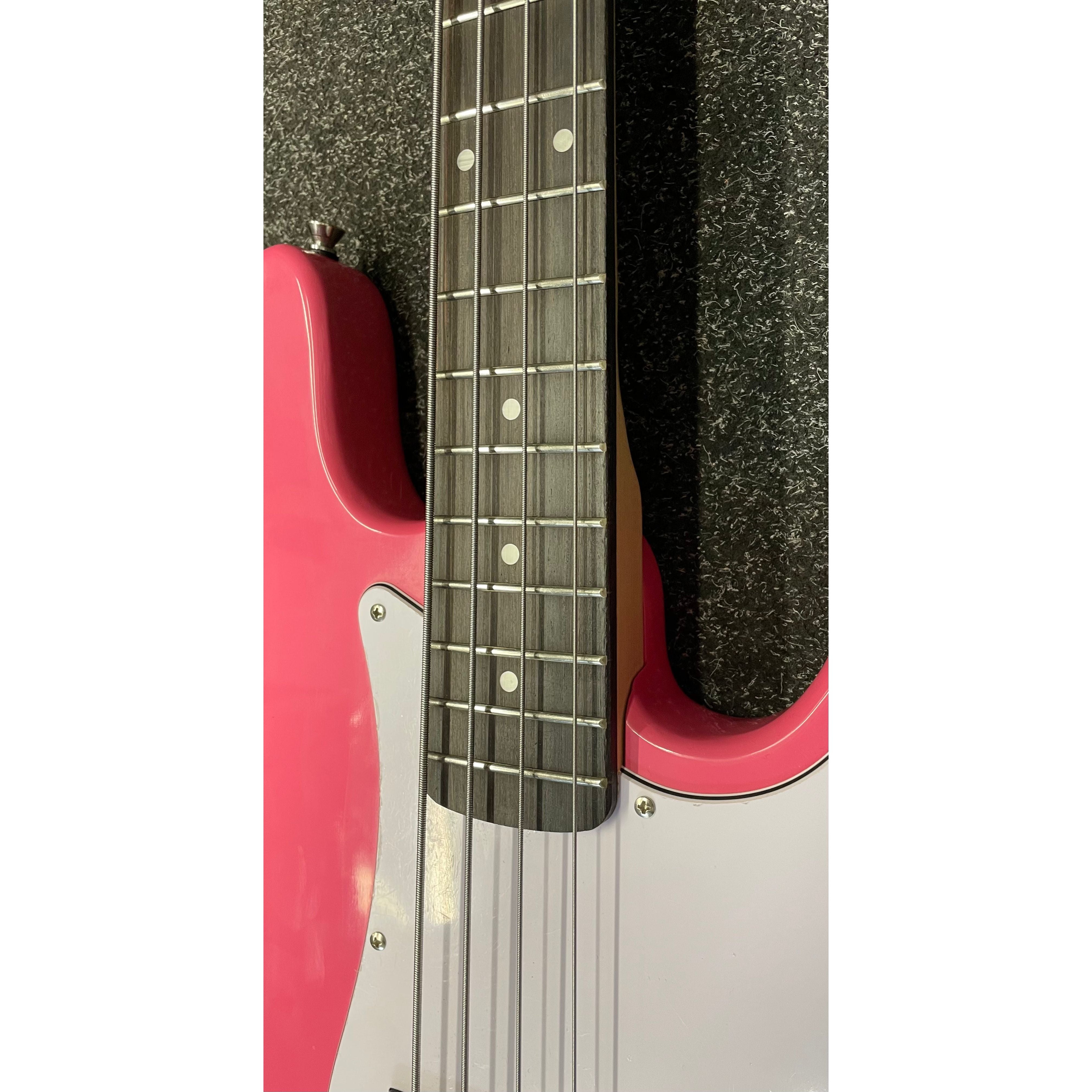 Gear4music LA Electric Bass Guitar P-Style in Gloss Pink Pre-Owned