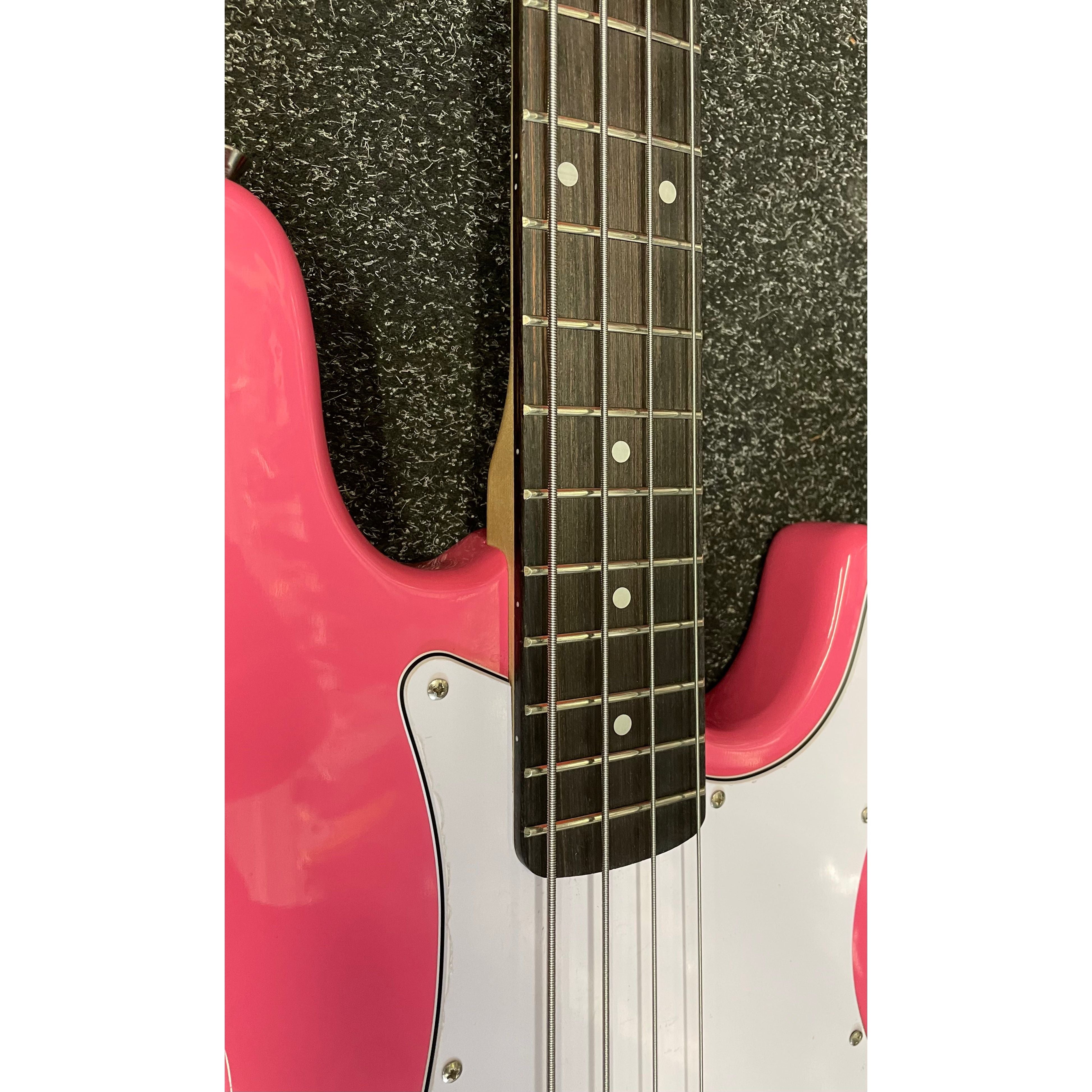 Gear4music LA Electric Bass Guitar P-Style in Gloss Pink Pre-Owned