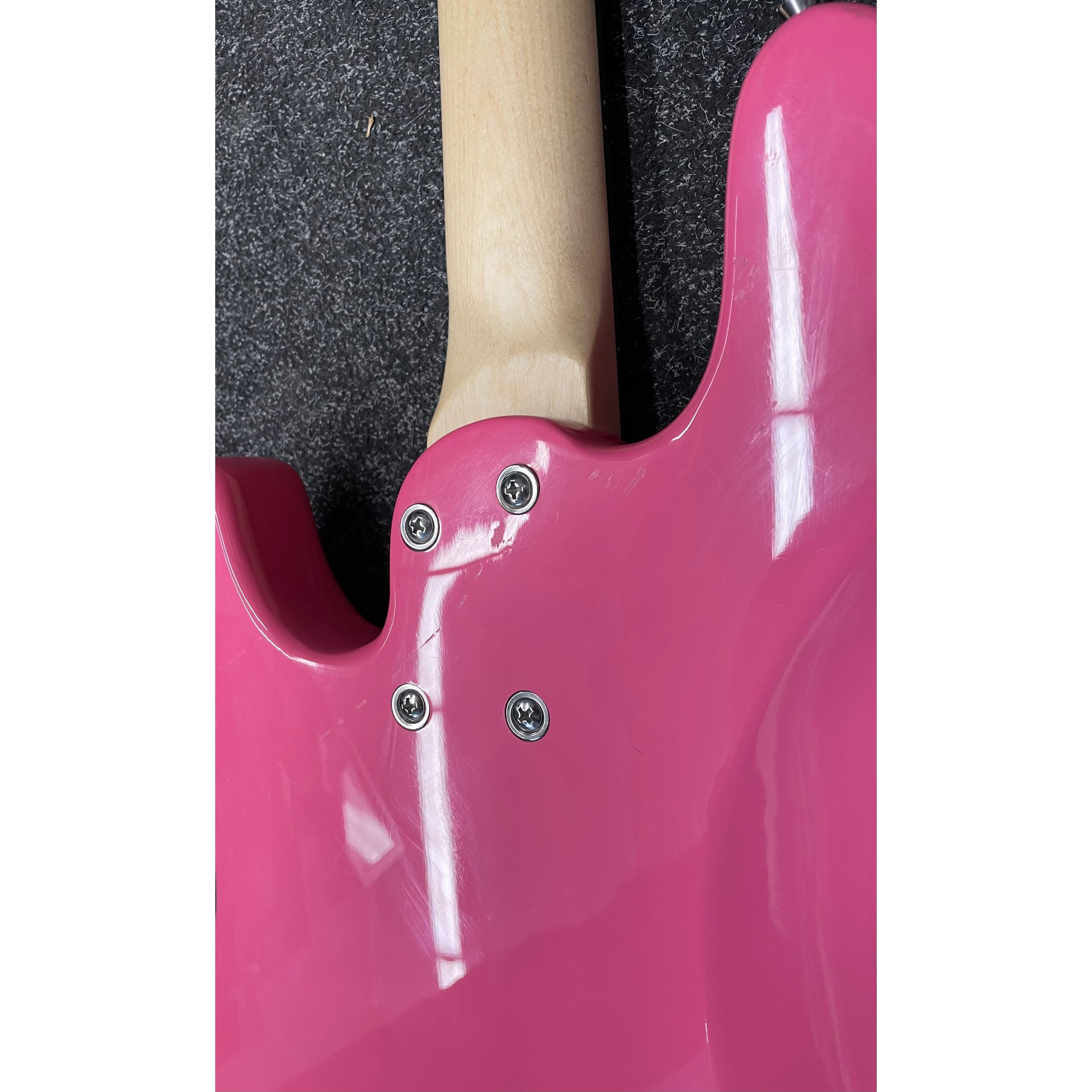 Gear4music LA Electric Bass Guitar P-Style in Gloss Pink Pre-Owned