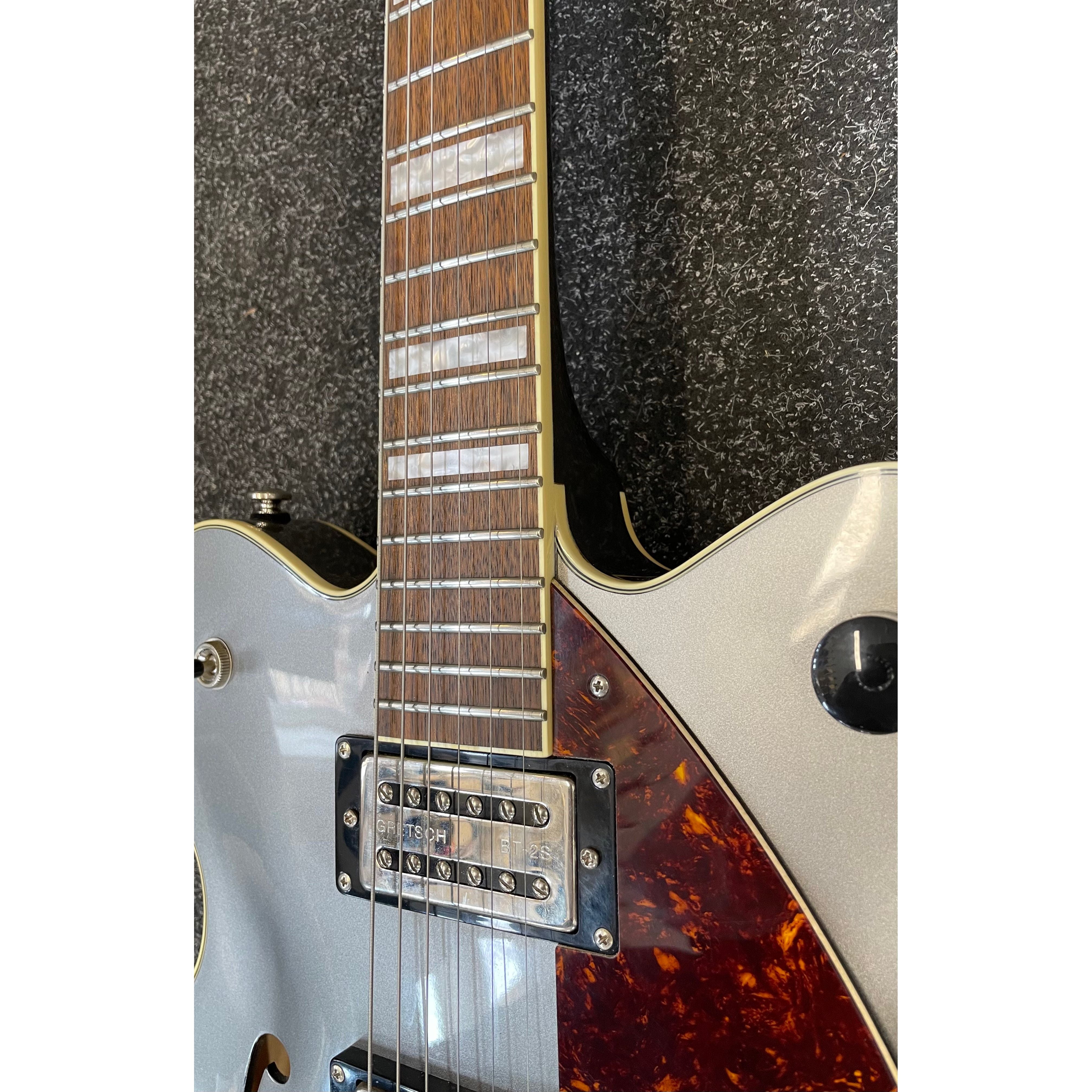 Gretsch G2622 Streamliner Hollowbody Electric Guitar with Center Block, Double-cut & V-Stoptail in Gun Metal Pre-Owned