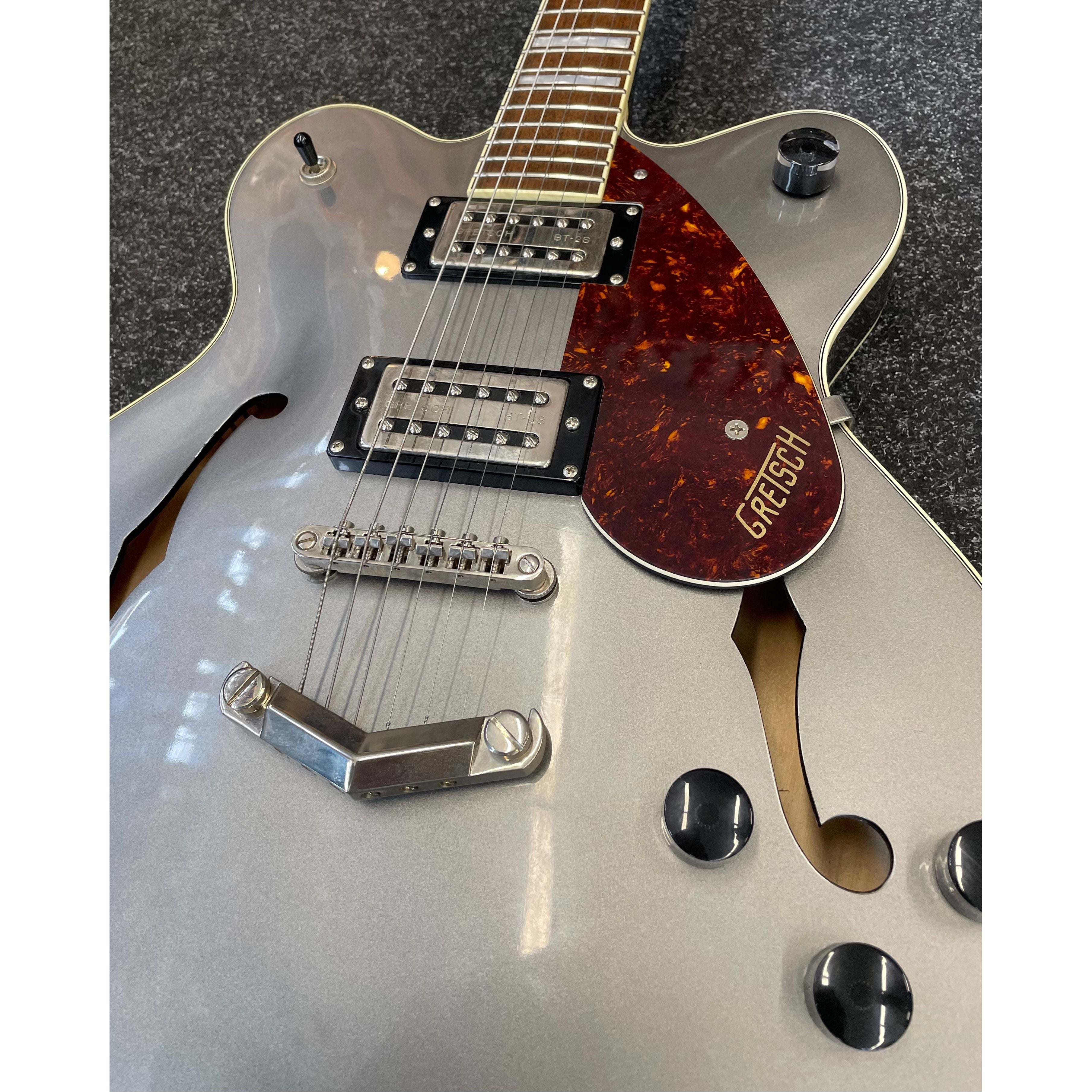 Gretsch G2622 Streamliner Hollowbody Electric Guitar with Center Block, Double-cut & V-Stoptail in Gun Metal Pre-Owned