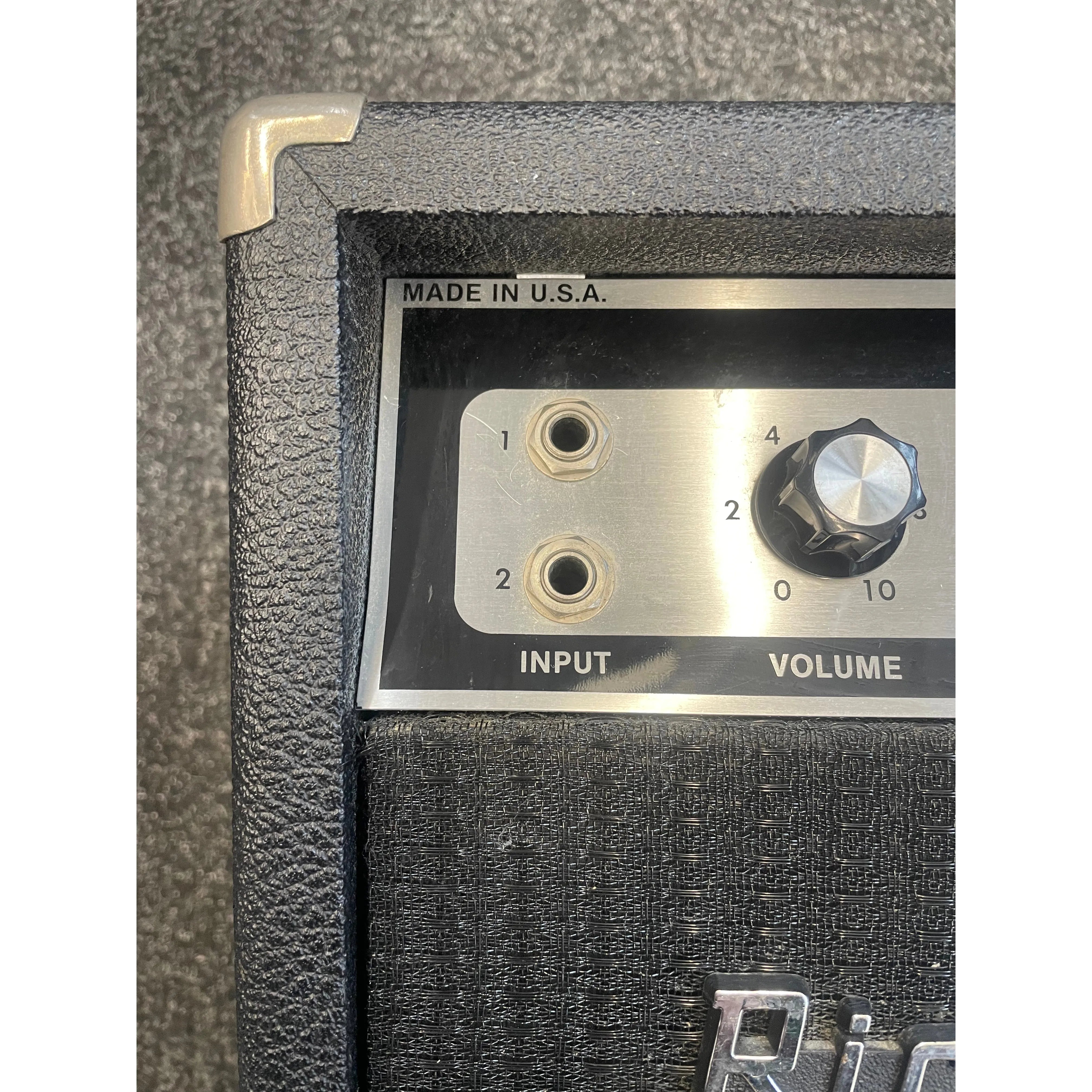 Rickenbacker TR25 Solid State 80's 25W Combo Amplifier for Guitar Pre-Owned