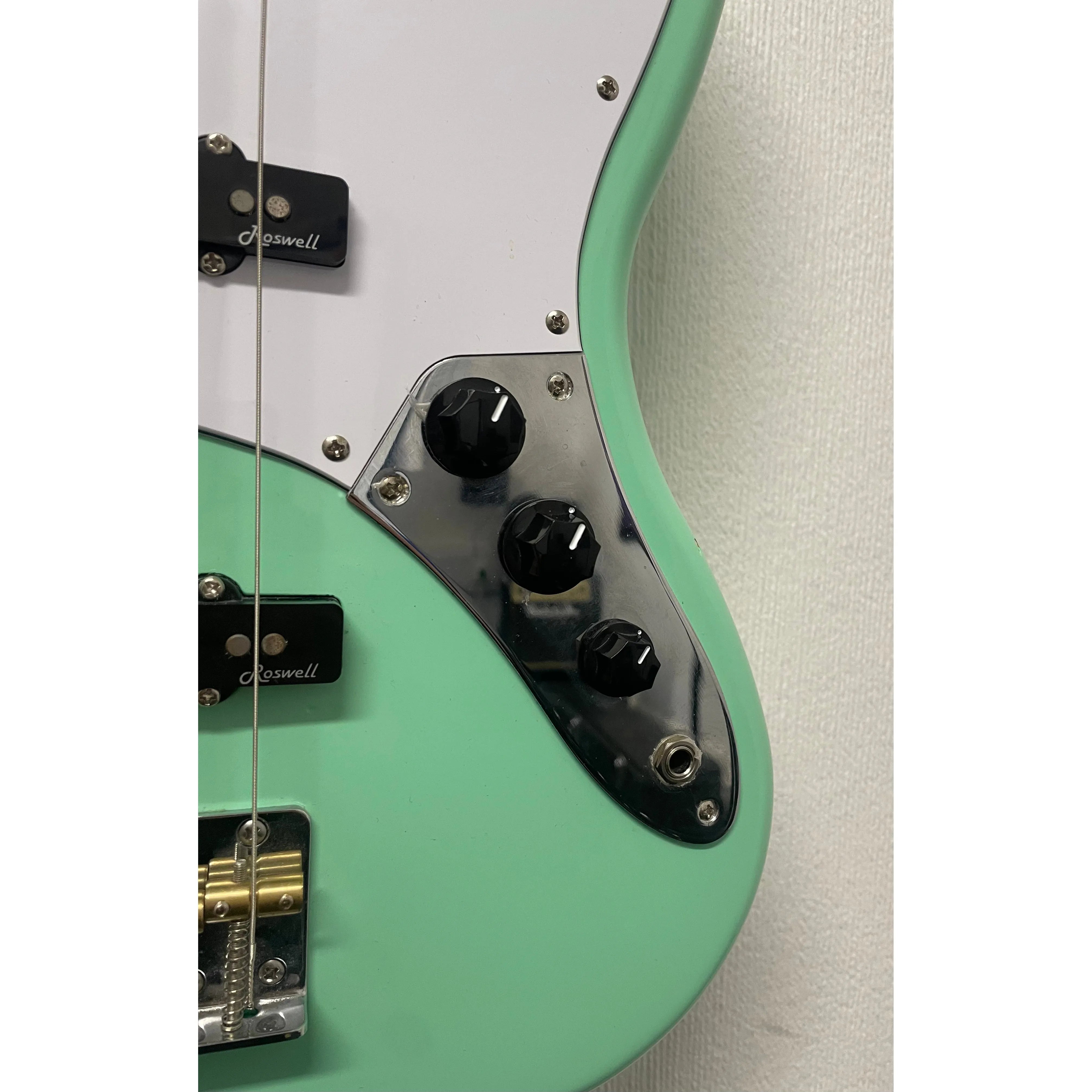 Harley Benton VT Series Bass Guitar in Gloss Green Finish Pre-Owned