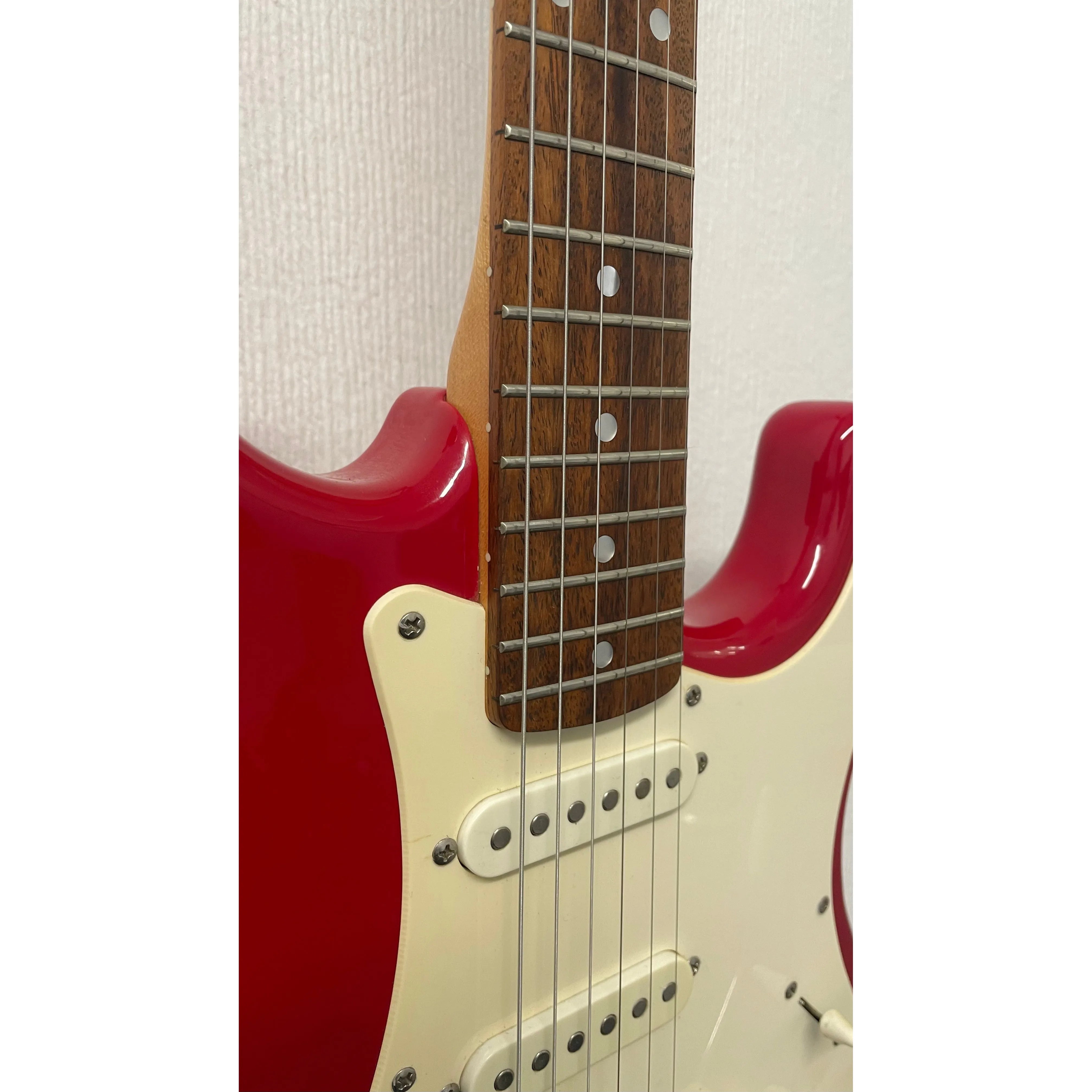 Squier Affinity Stratocaster in Candy Apple Red Pre-Owned