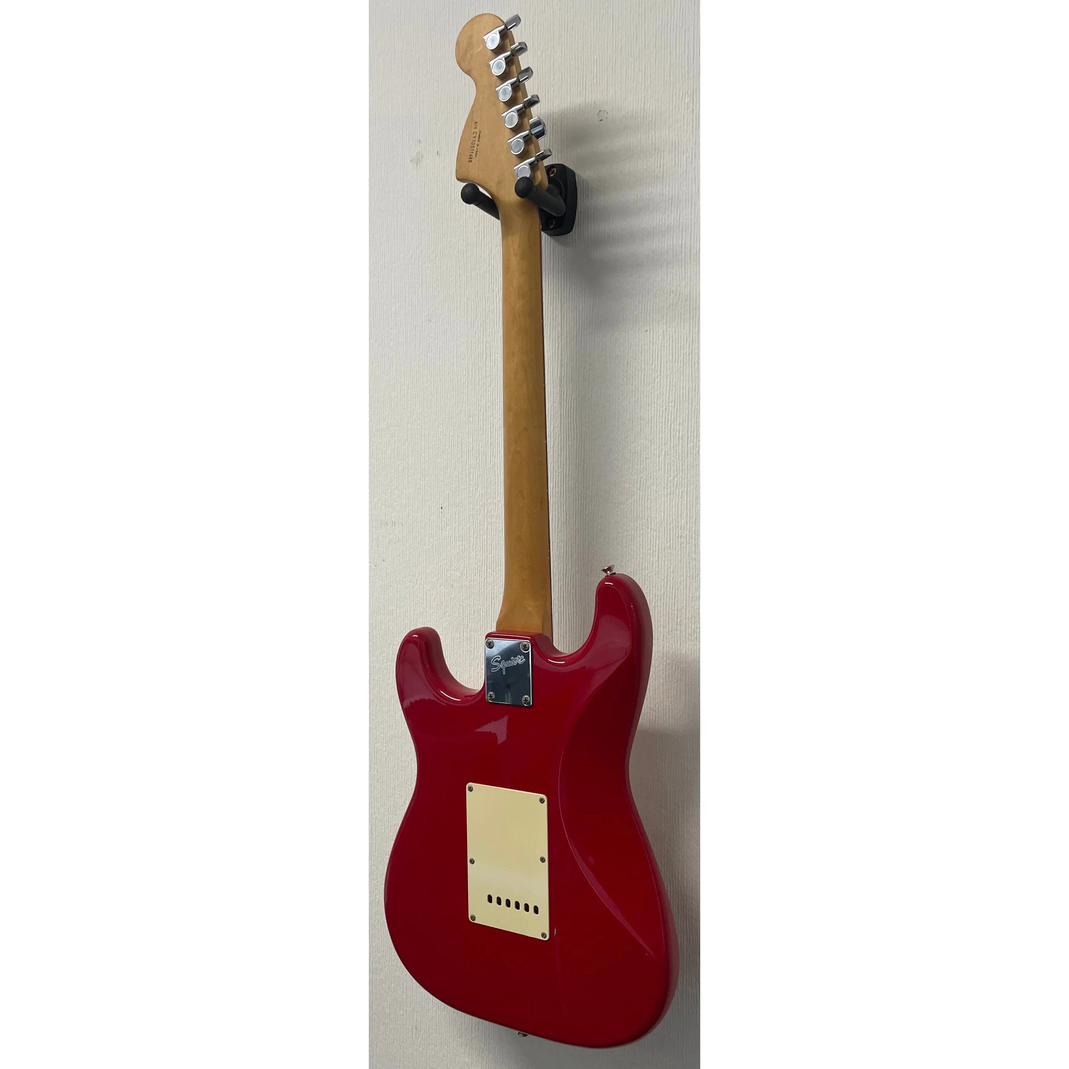 Squier Affinity Stratocaster in Candy Apple Red Pre-Owned