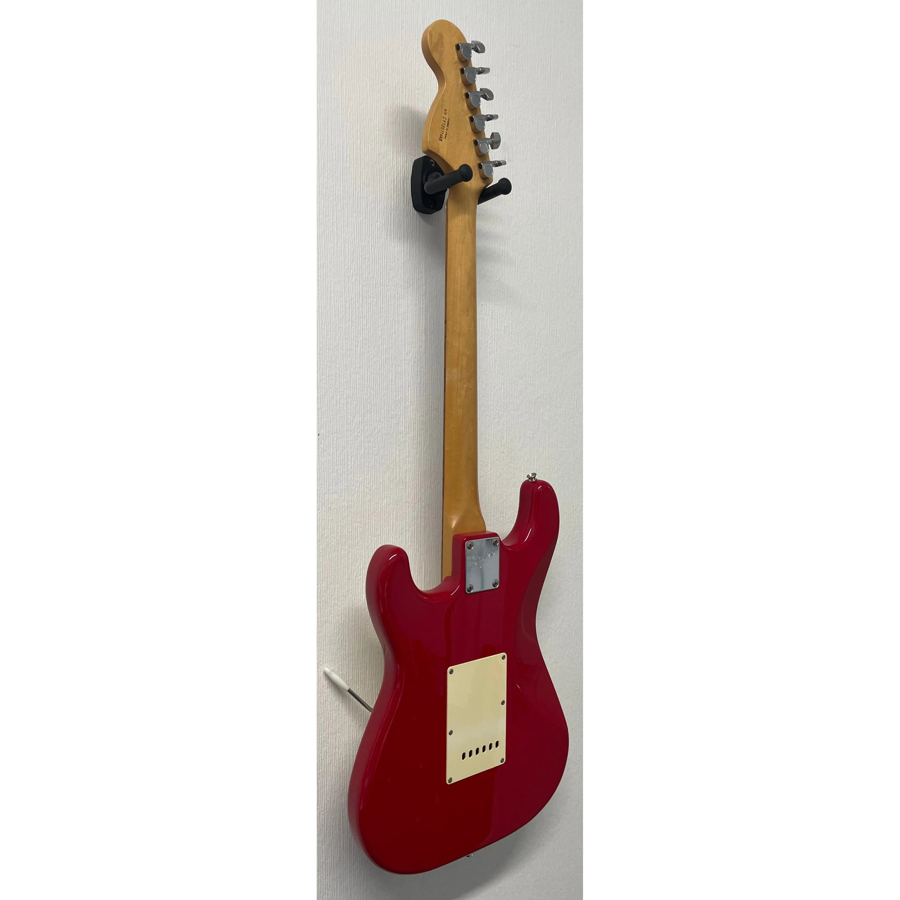 Squier Affinity Stratocaster in Candy Apple Red Pre-Owned