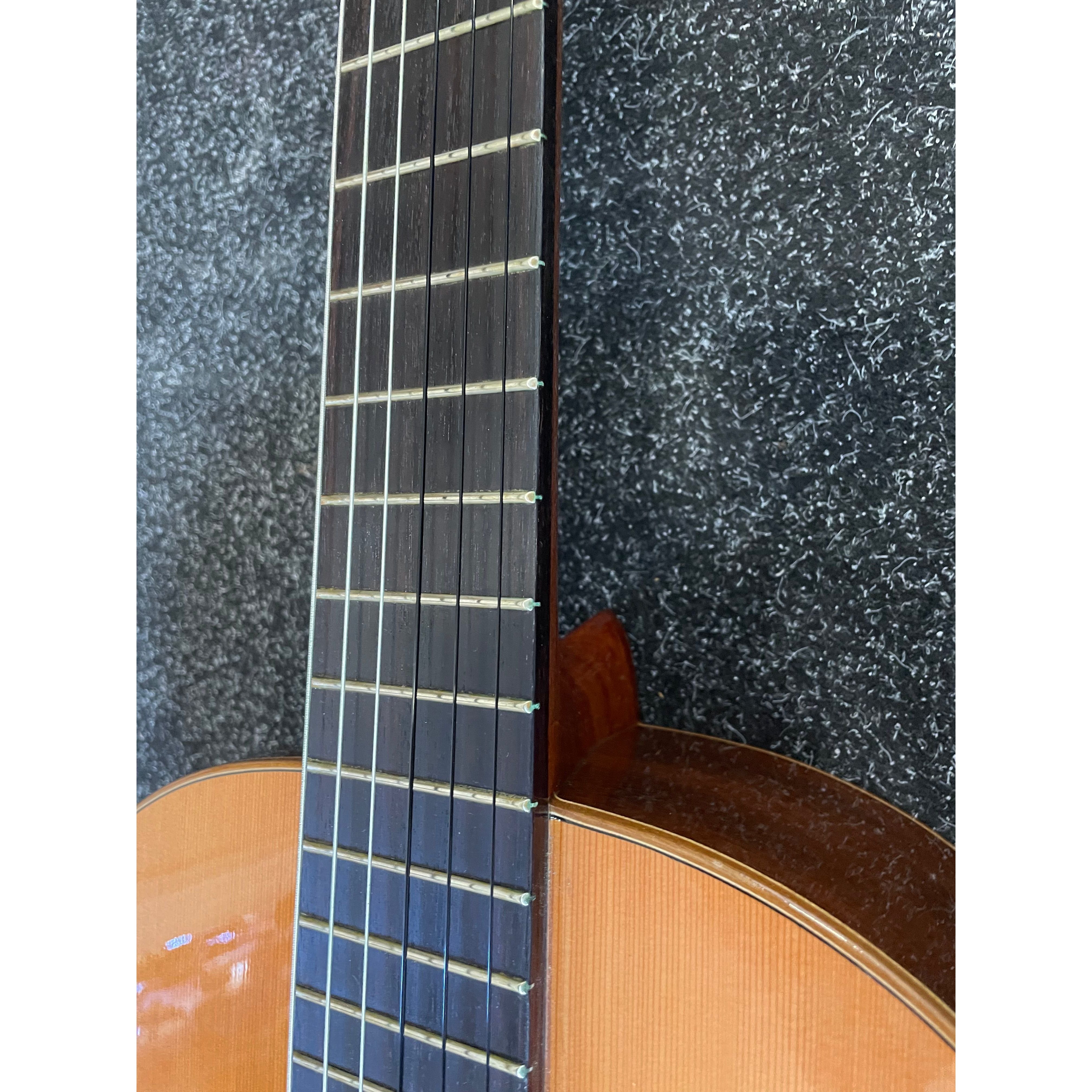 Raimundo Mod.123 Spanish Classical Flamenco Guitar in Natural with Styrofoam Case Pre-Owned