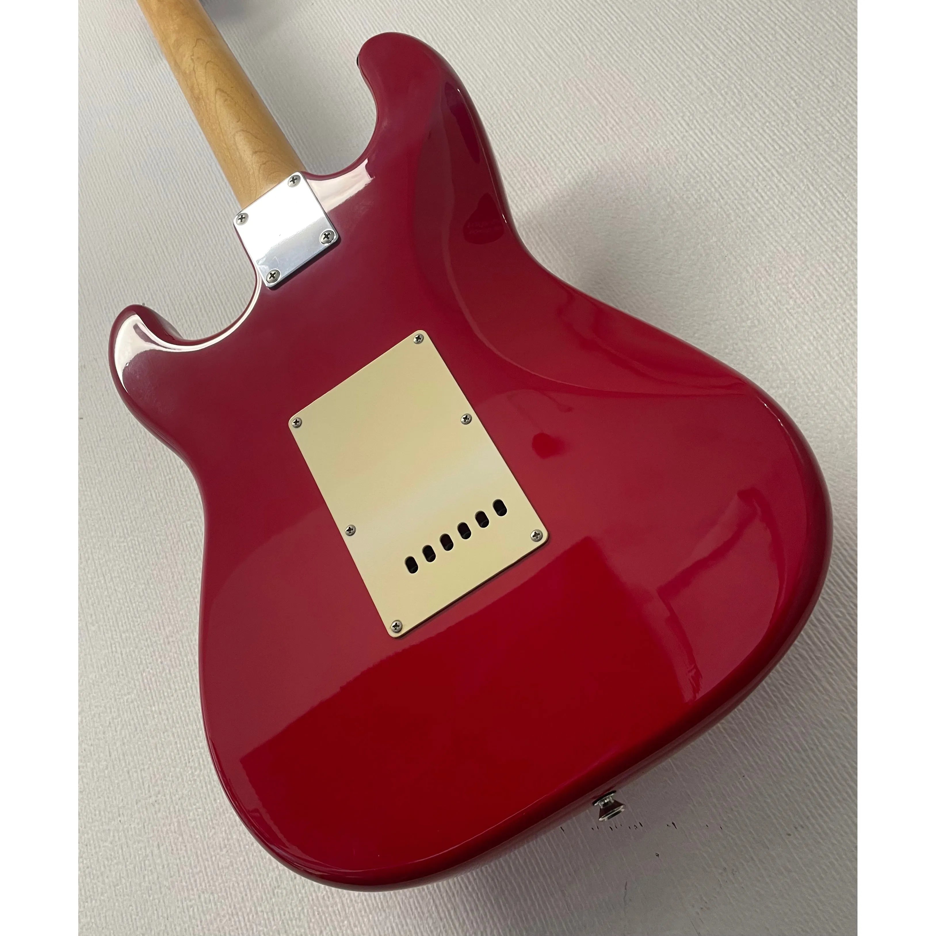 Squier Affinity Stratocaster in Candy Apple Red Pre-Owned