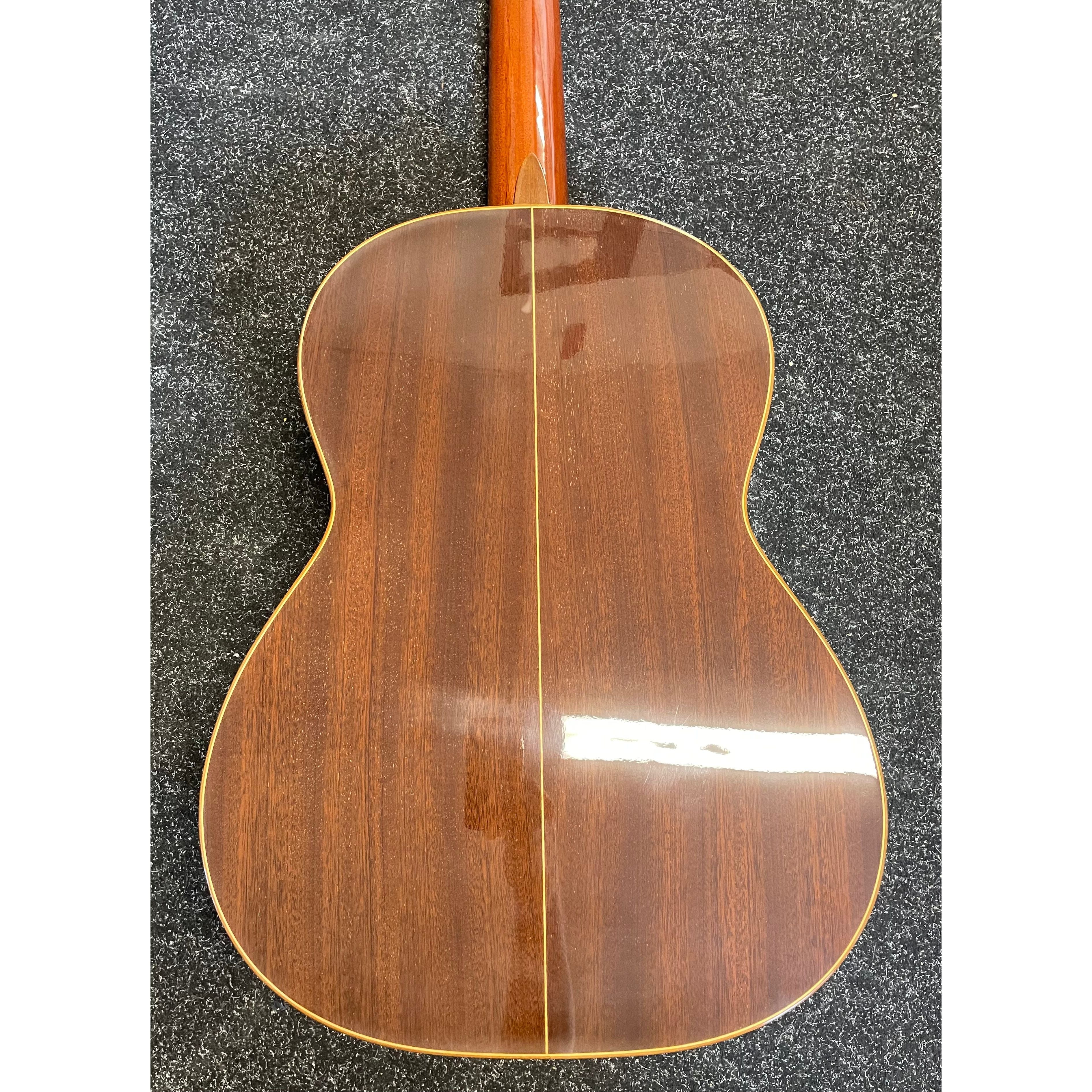 Raimundo Mod.123 Spanish Classical Flamenco Guitar in Natural with Styrofoam Case Pre-Owned