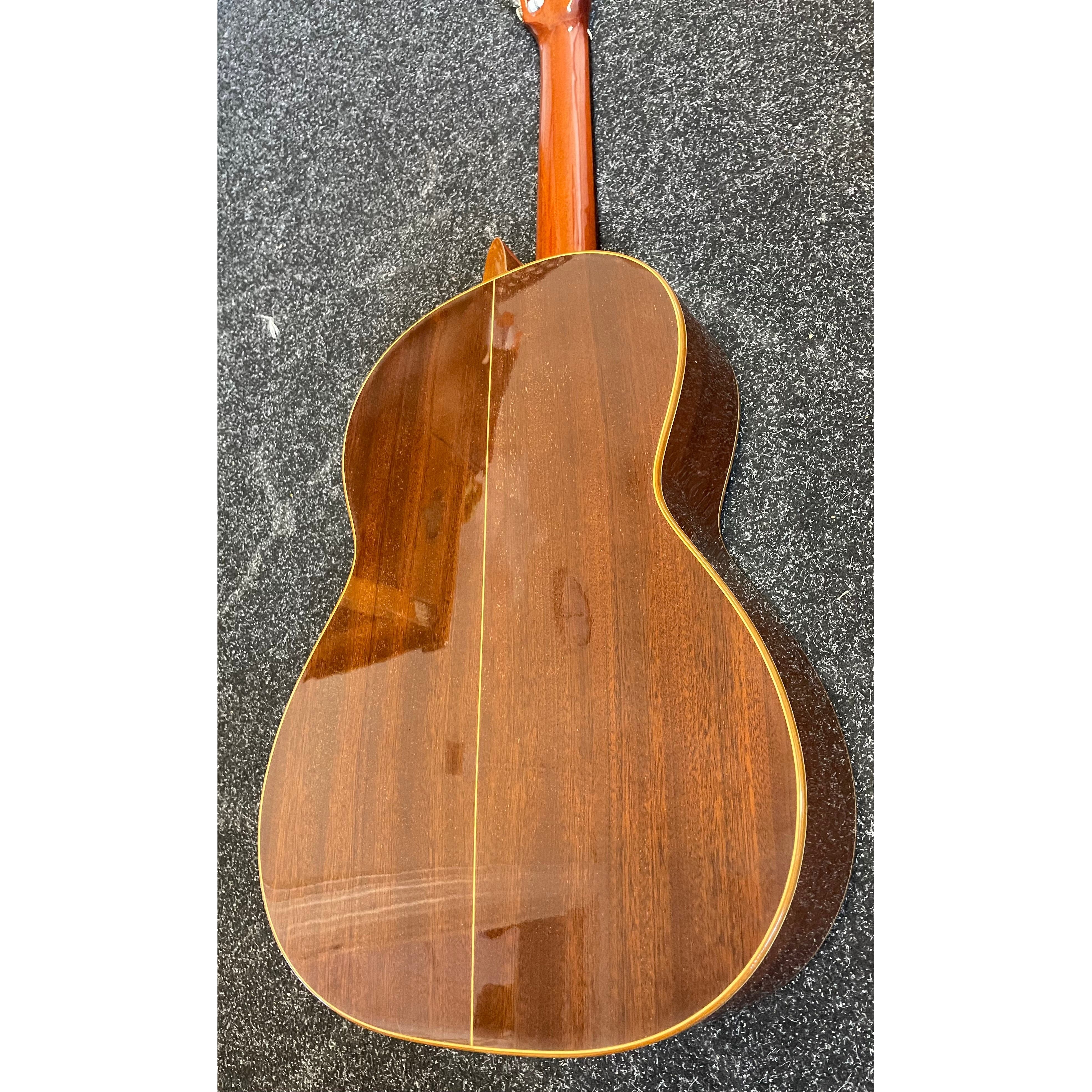 Raimundo Mod.123 Spanish Classical Flamenco Guitar in Natural with Styrofoam Case Pre-Owned