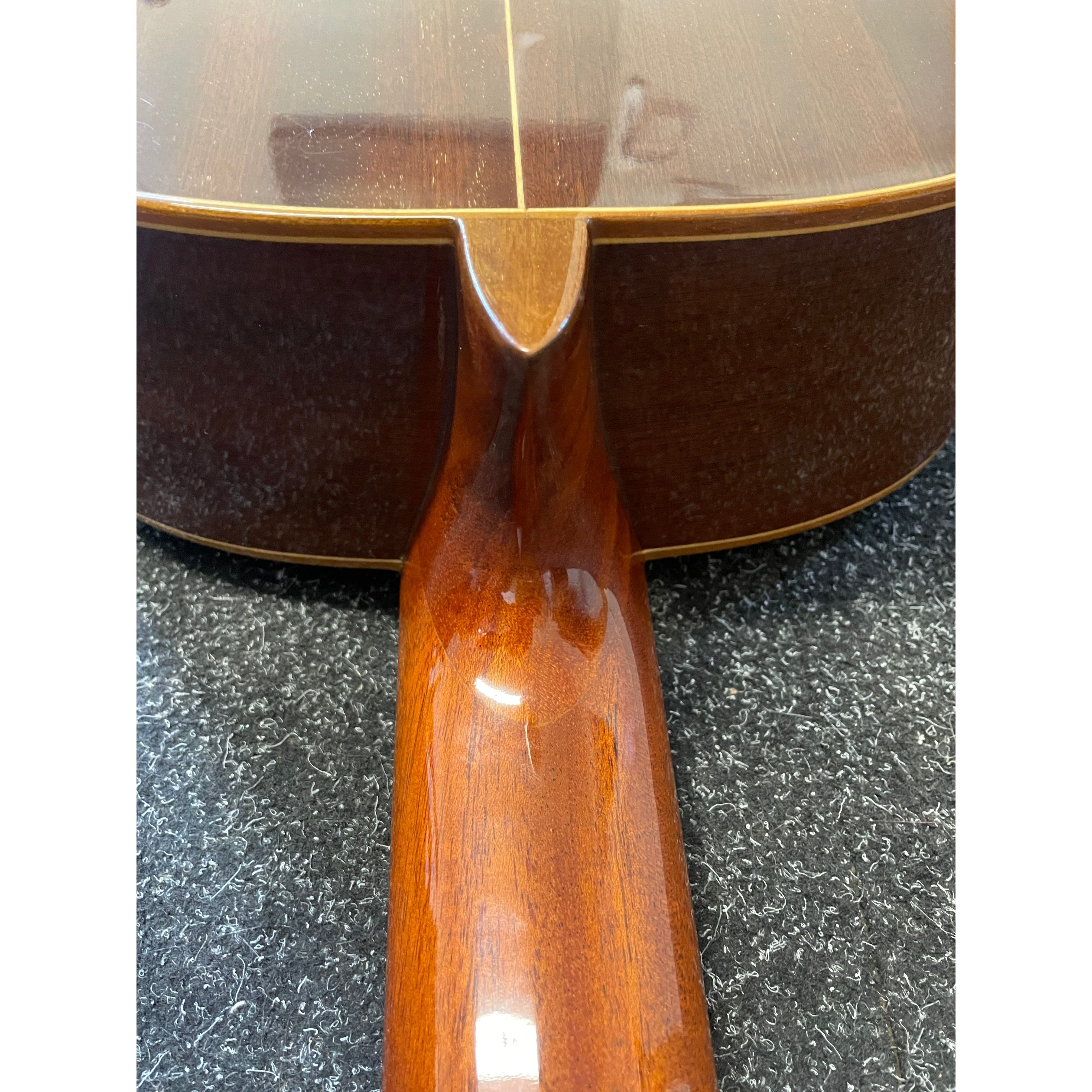 Raimundo Mod.123 Spanish Classical Flamenco Guitar in Natural with Styrofoam Case Pre-Owned