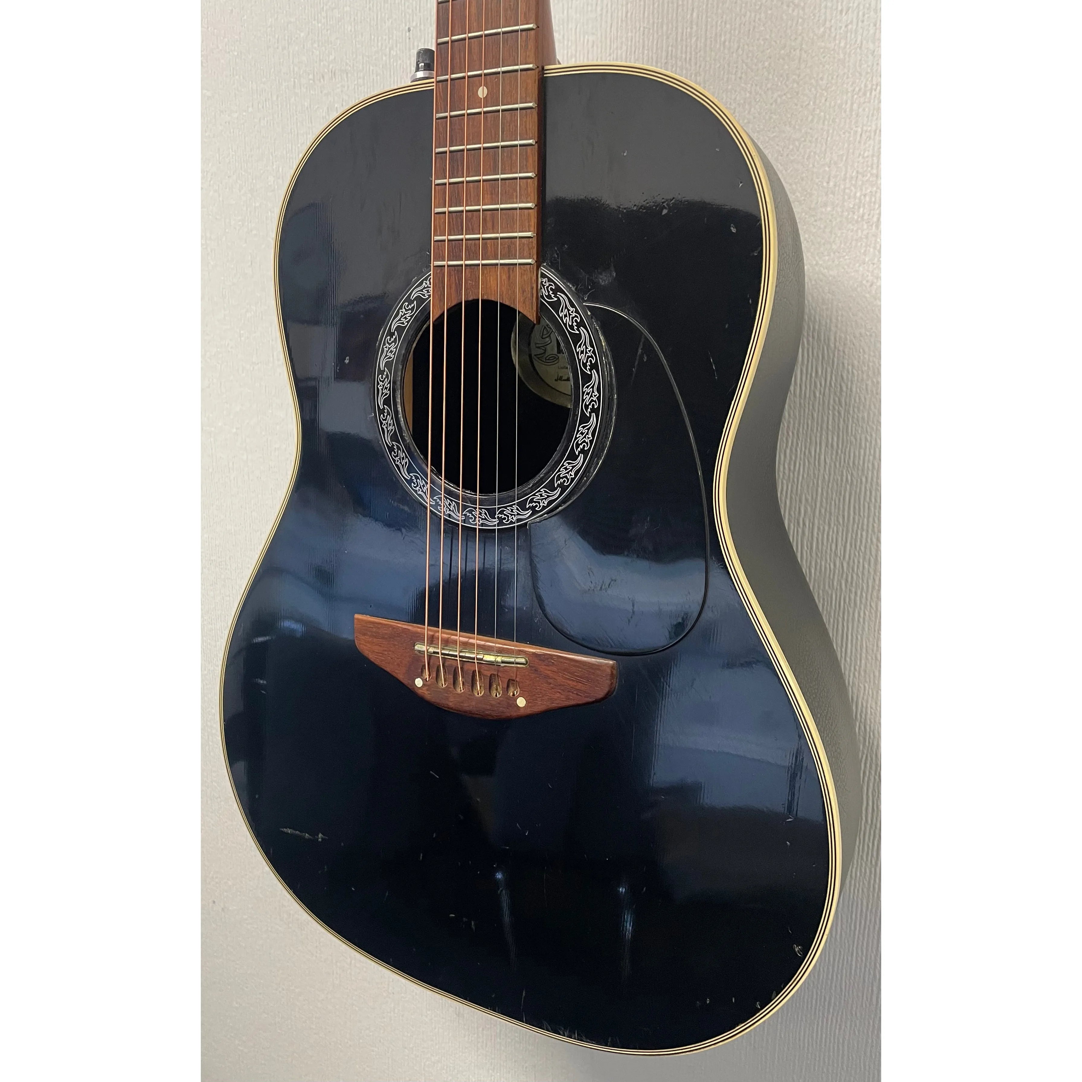 Clarissa Roundback Electro-Acoustic Ovation Style G100EL in Black Pre-Owned