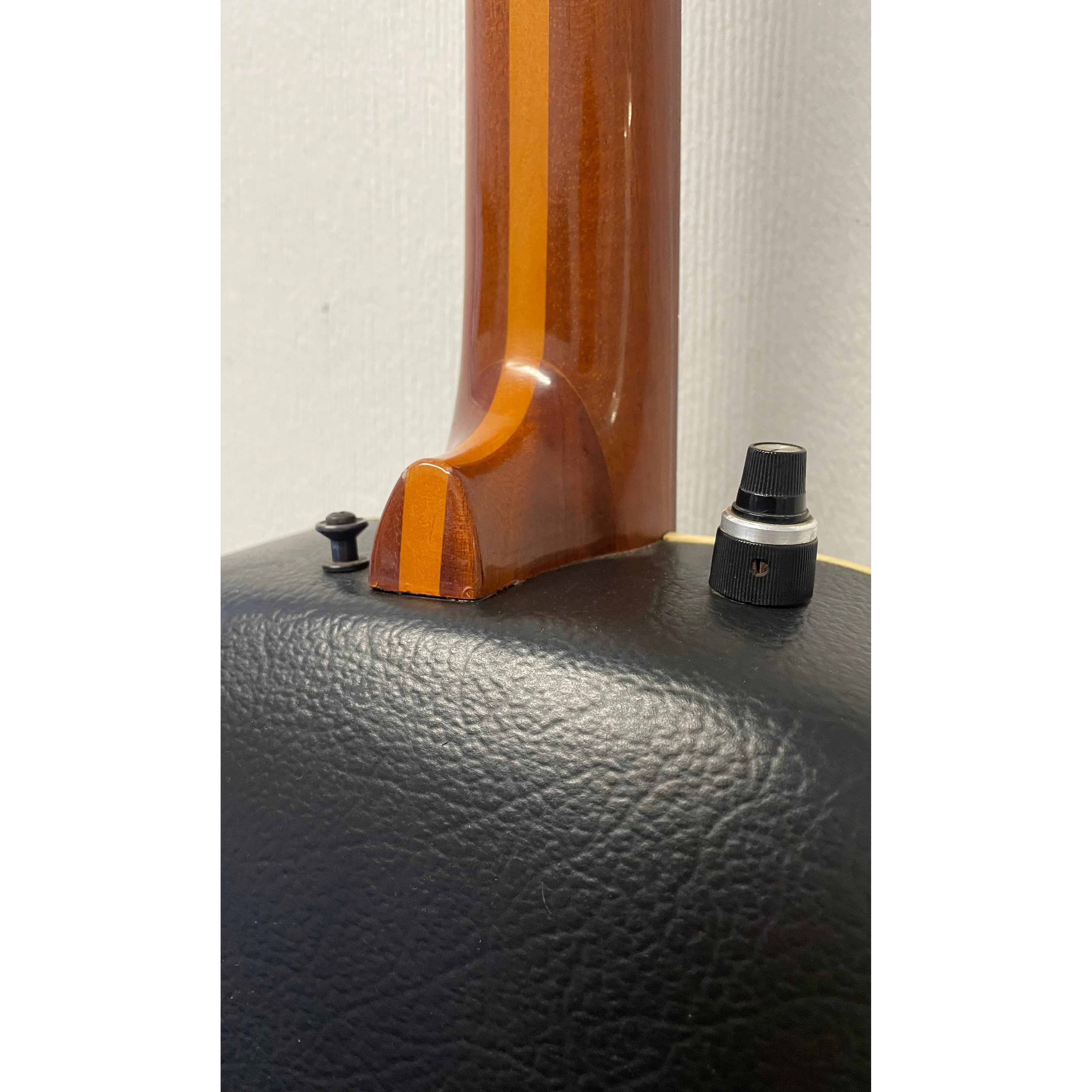 Clarissa Roundback Electro-Acoustic Ovation Style G100EL in Black Pre-Owned