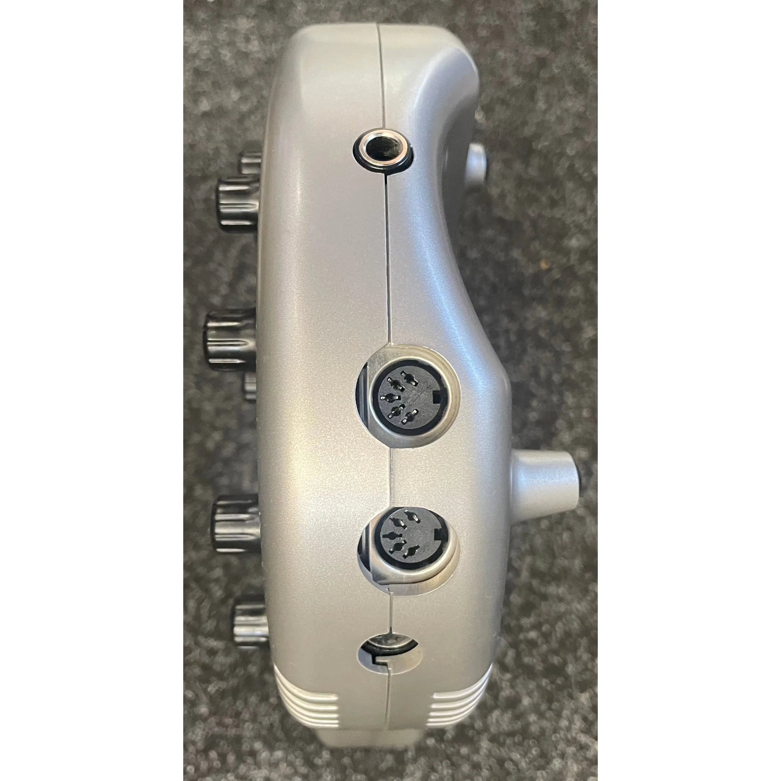 Behringer Bass V-Amp Bass Amp Modeller with Gigbag and PSU Pre-Owned