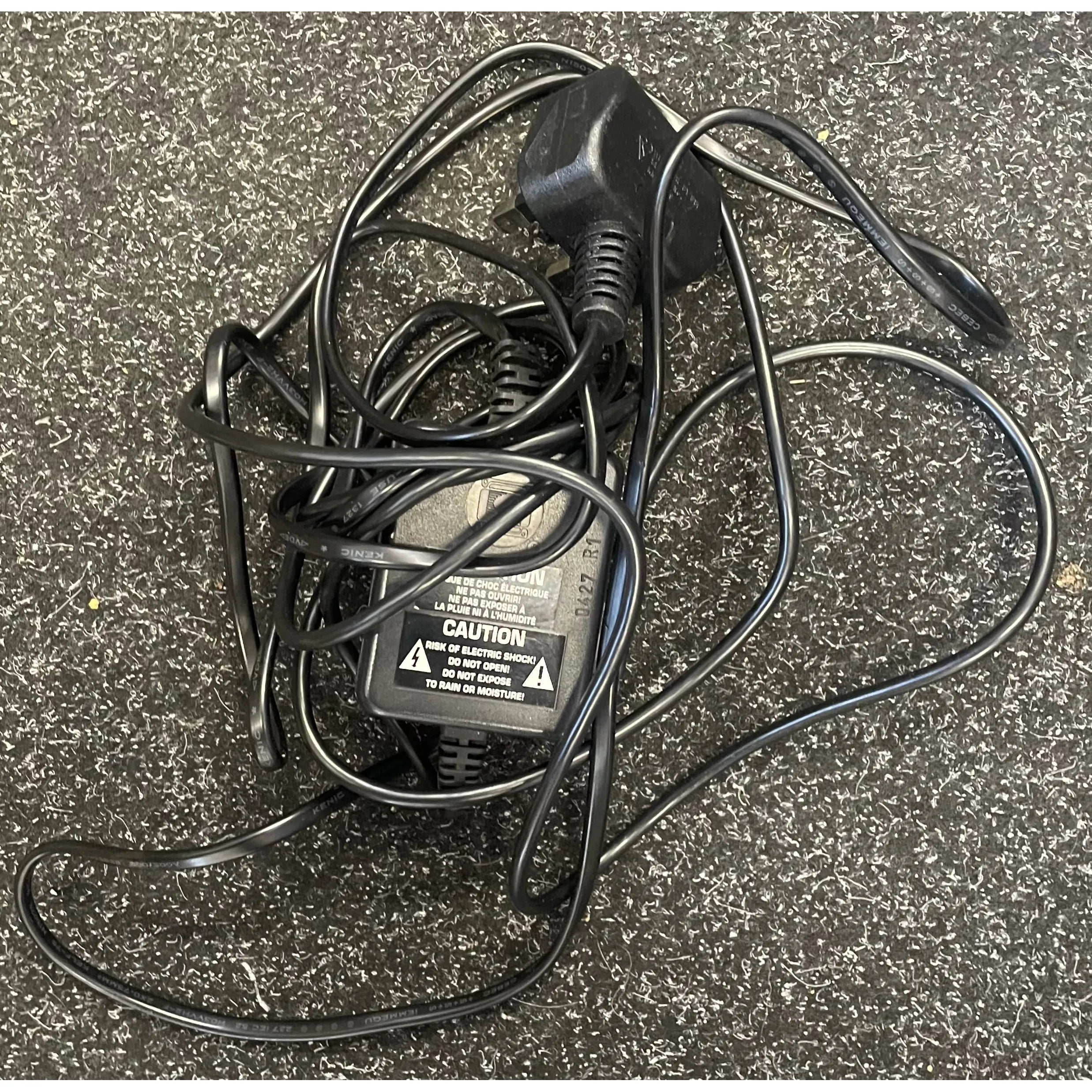 Behringer Bass V-Amp Bass Amp Modeller with Gigbag and PSU Pre-Owned