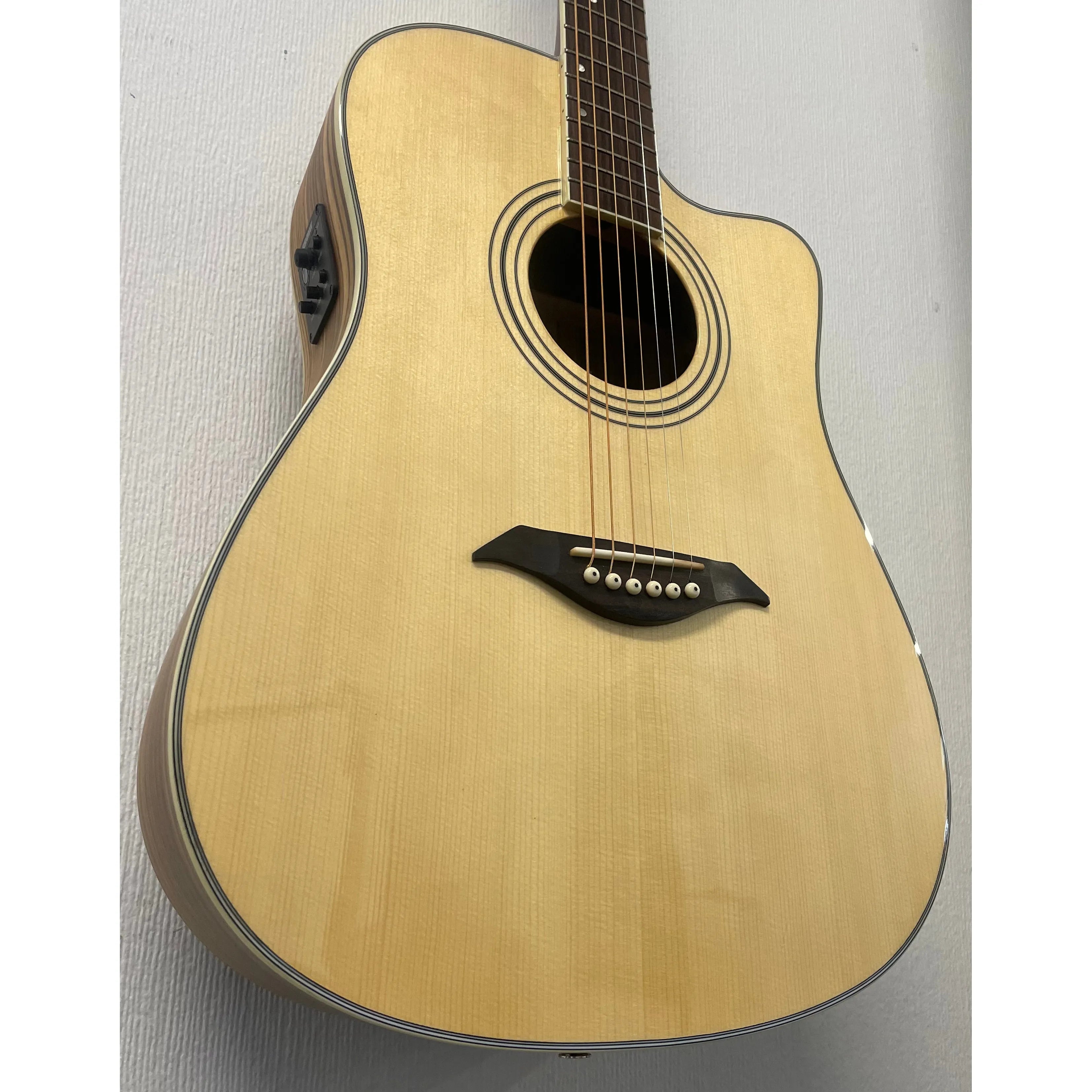 Turner Dreadnought 40CE Electro Acoustic Guitar