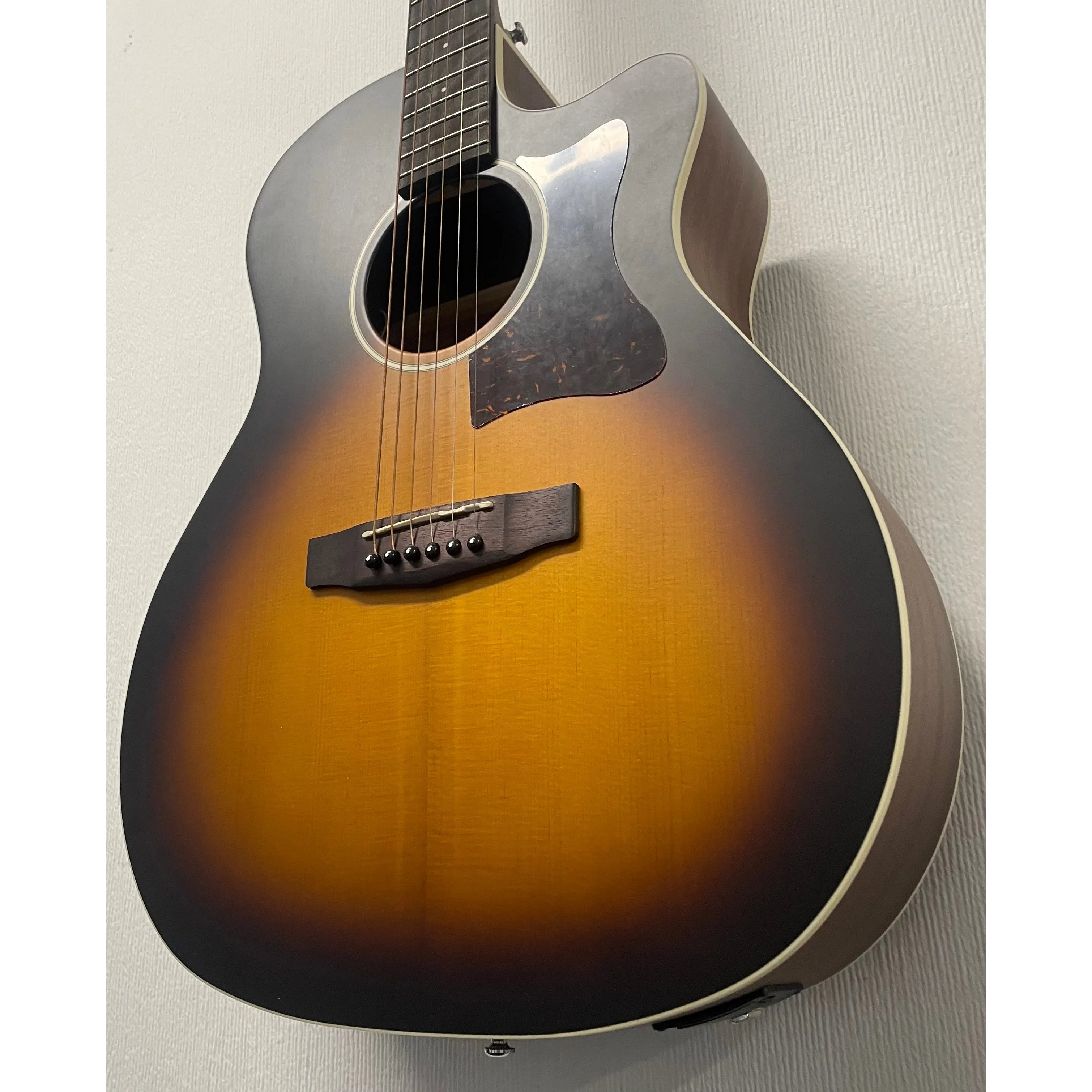 Cort GA1E Grand Regal Series Grand Auditorium Electro Acoustic Guitar in Sunburst Pre-Owned