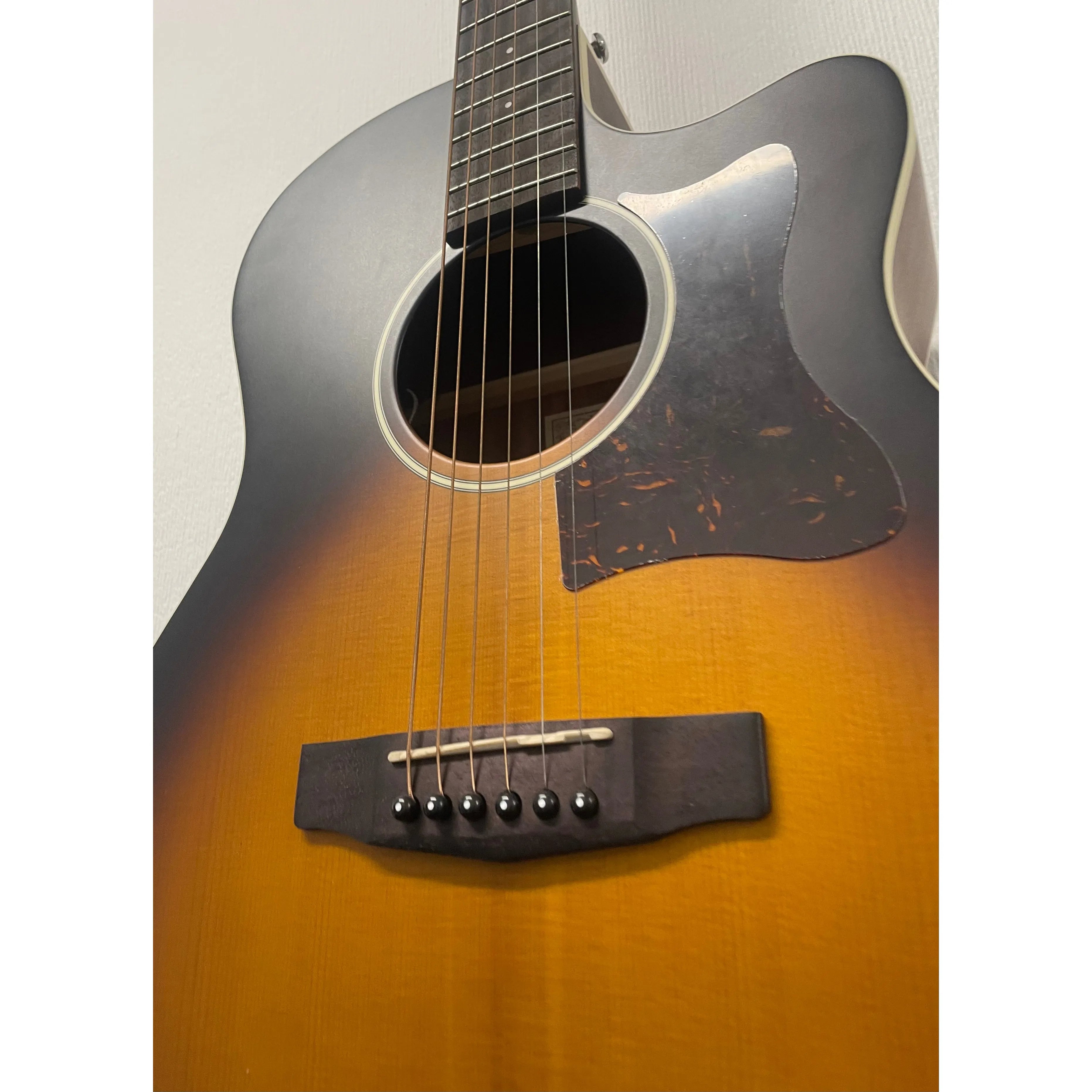 Cort GA1E Grand Regal Series Grand Auditorium Electro Acoustic Guitar in Sunburst Pre-Owned