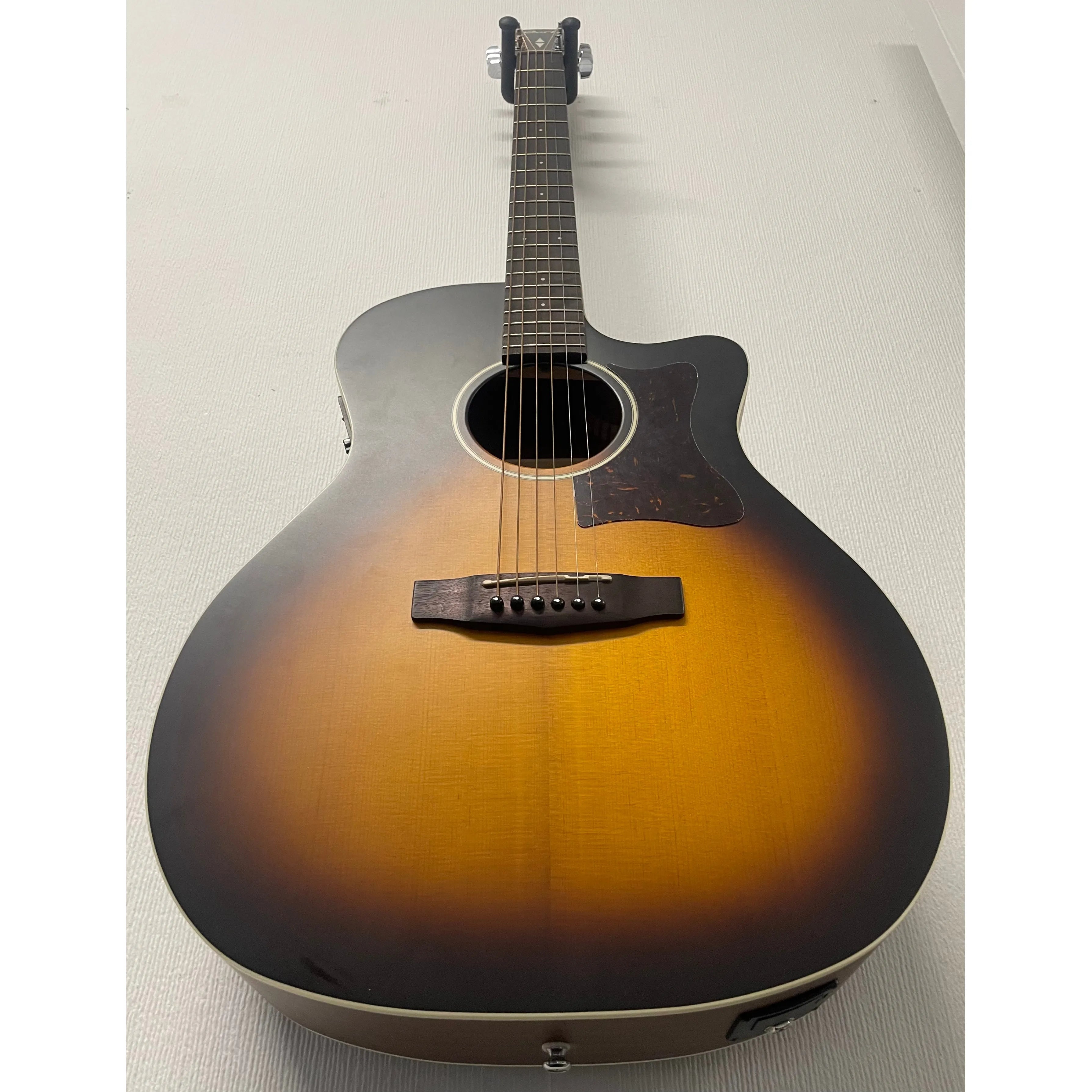 Cort GA1E Grand Regal Series Grand Auditorium Electro Acoustic Guitar in Sunburst Pre-Owned