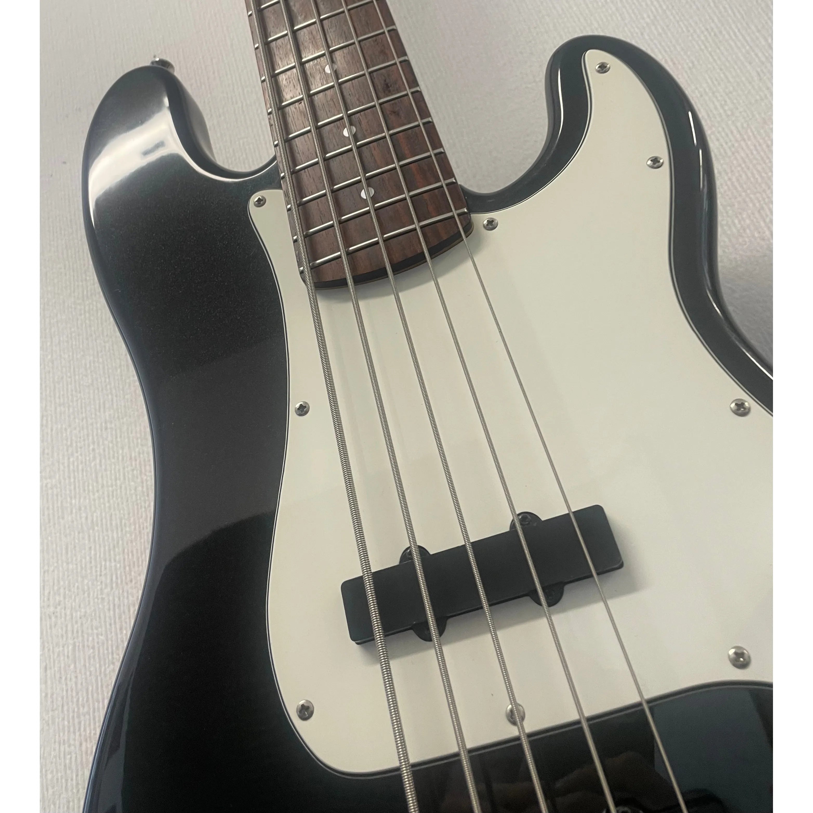 Squier Standard Precision Bass Special V in Gloss Black Sparkle Pre-Owned