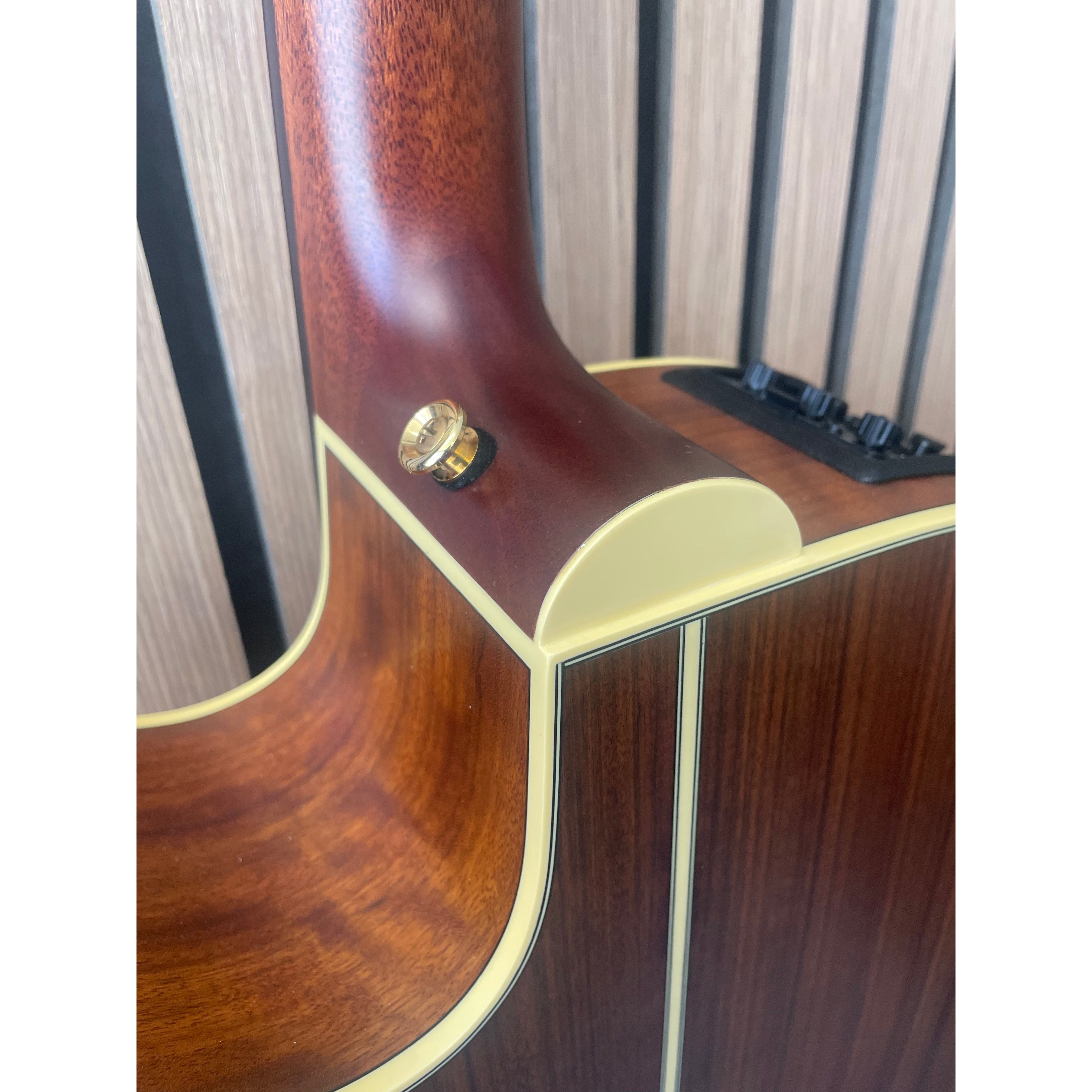 Takamine CP3DC-0V Dreadnought Electro Acoustic with Venetian Cut MIJ Japanese with Hardcase Pre-Owned