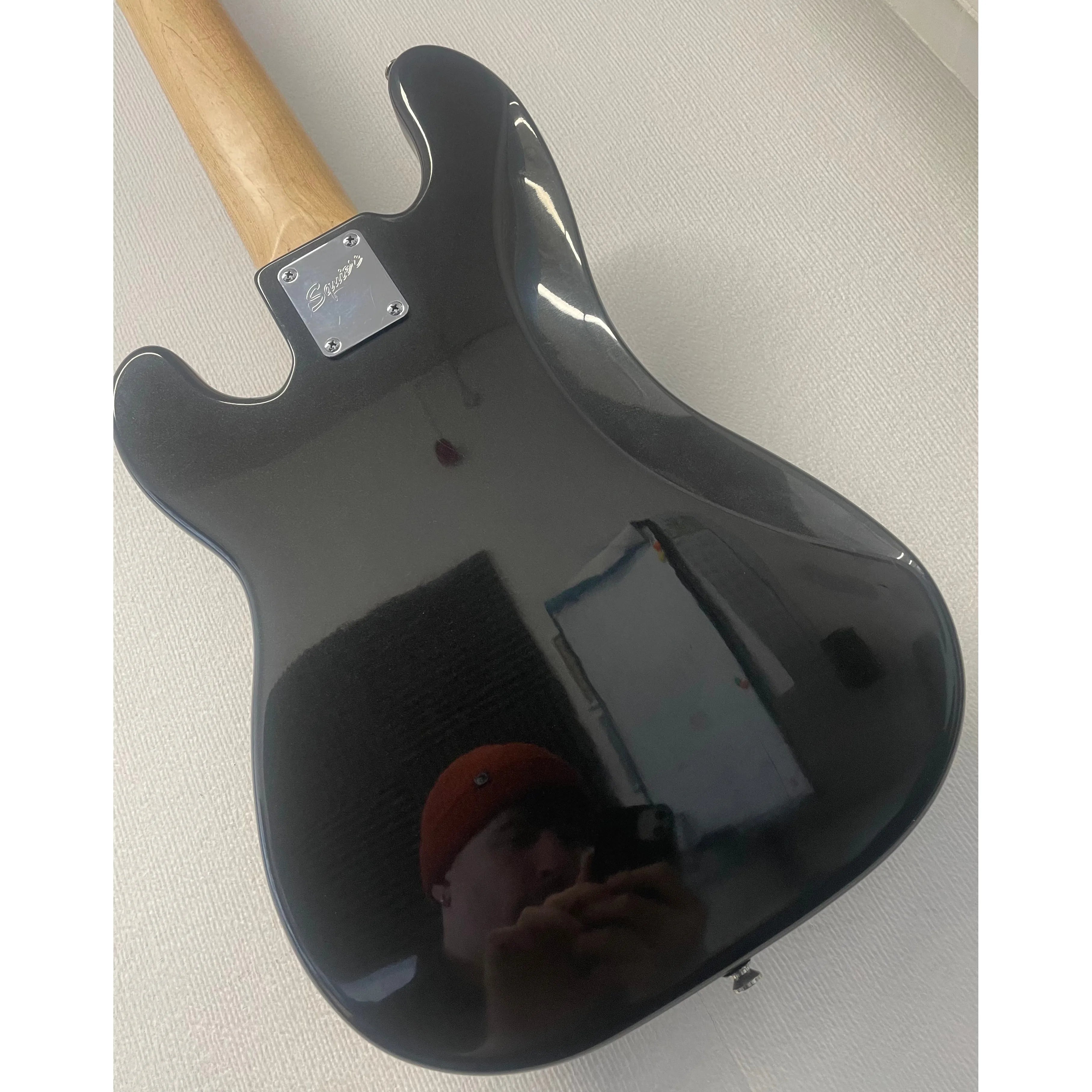 Squier Standard Precision Bass Special V in Gloss Black Sparkle Pre-Owned