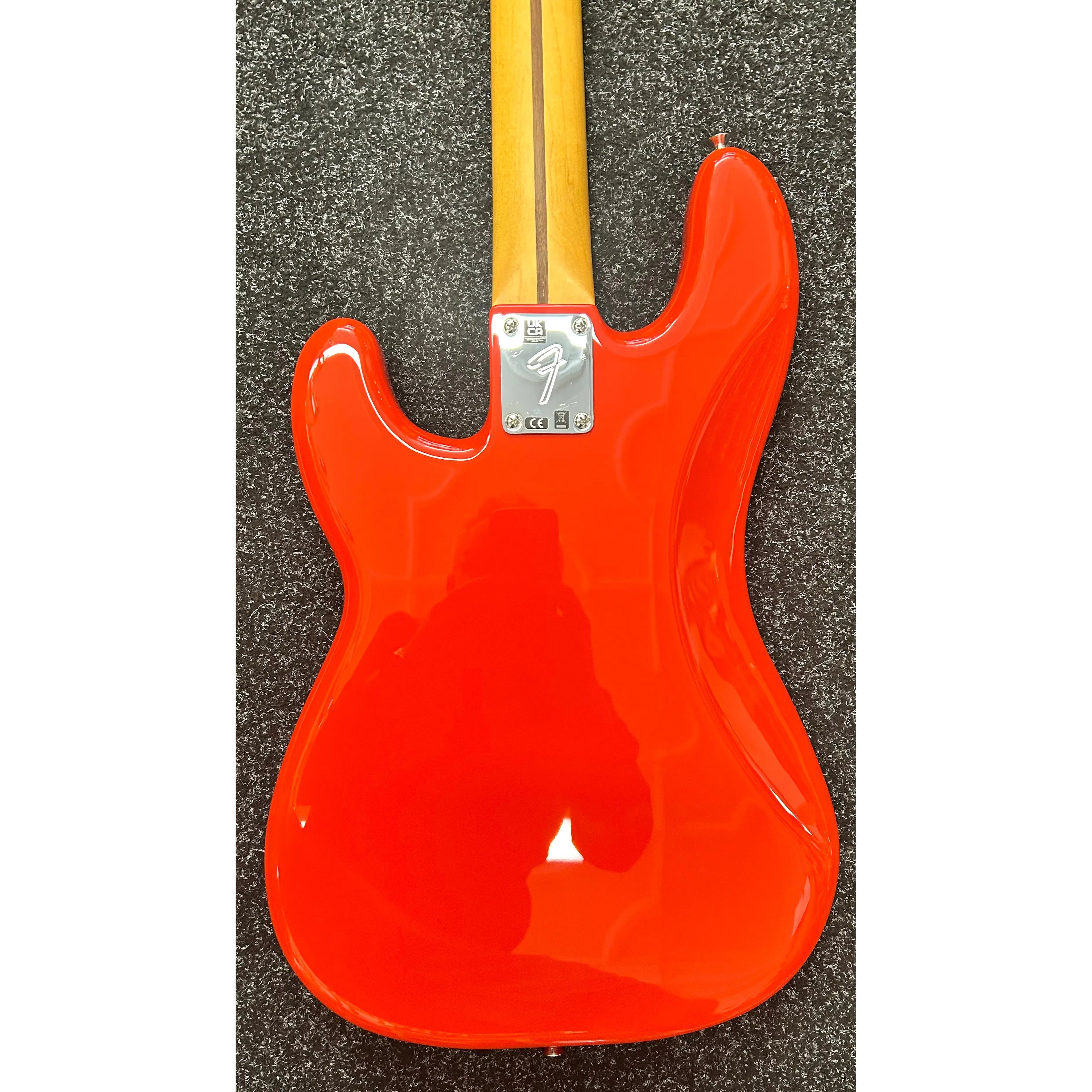 Fender Player II Precision Bass® 2024 in Coral Red - Pre-Owned