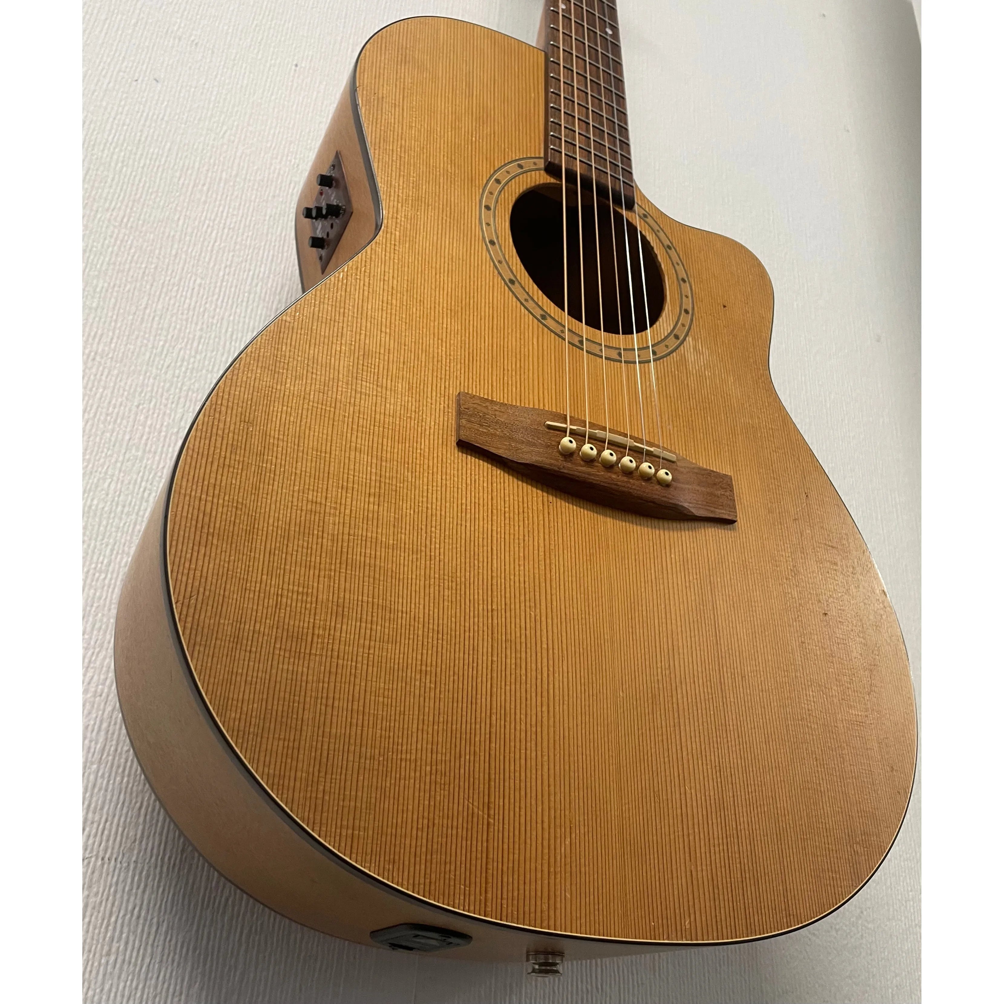 Simon & Patrick Folk Electro Acoustic Guitar S&P 6 CW Pre-Owned